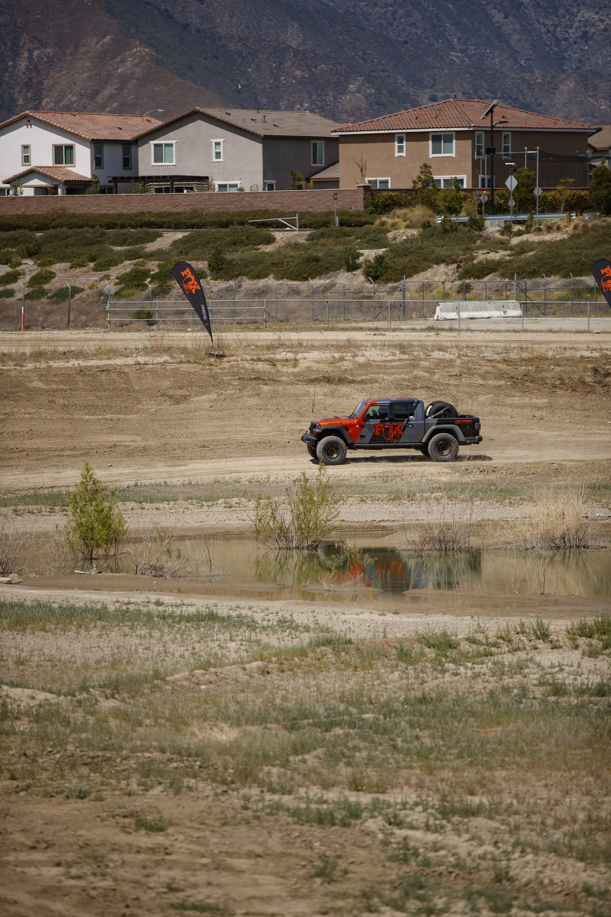 4_27_CaseyCurrie_FoxExperience_LakeElsinoreCA_NoCrop_021.jpg