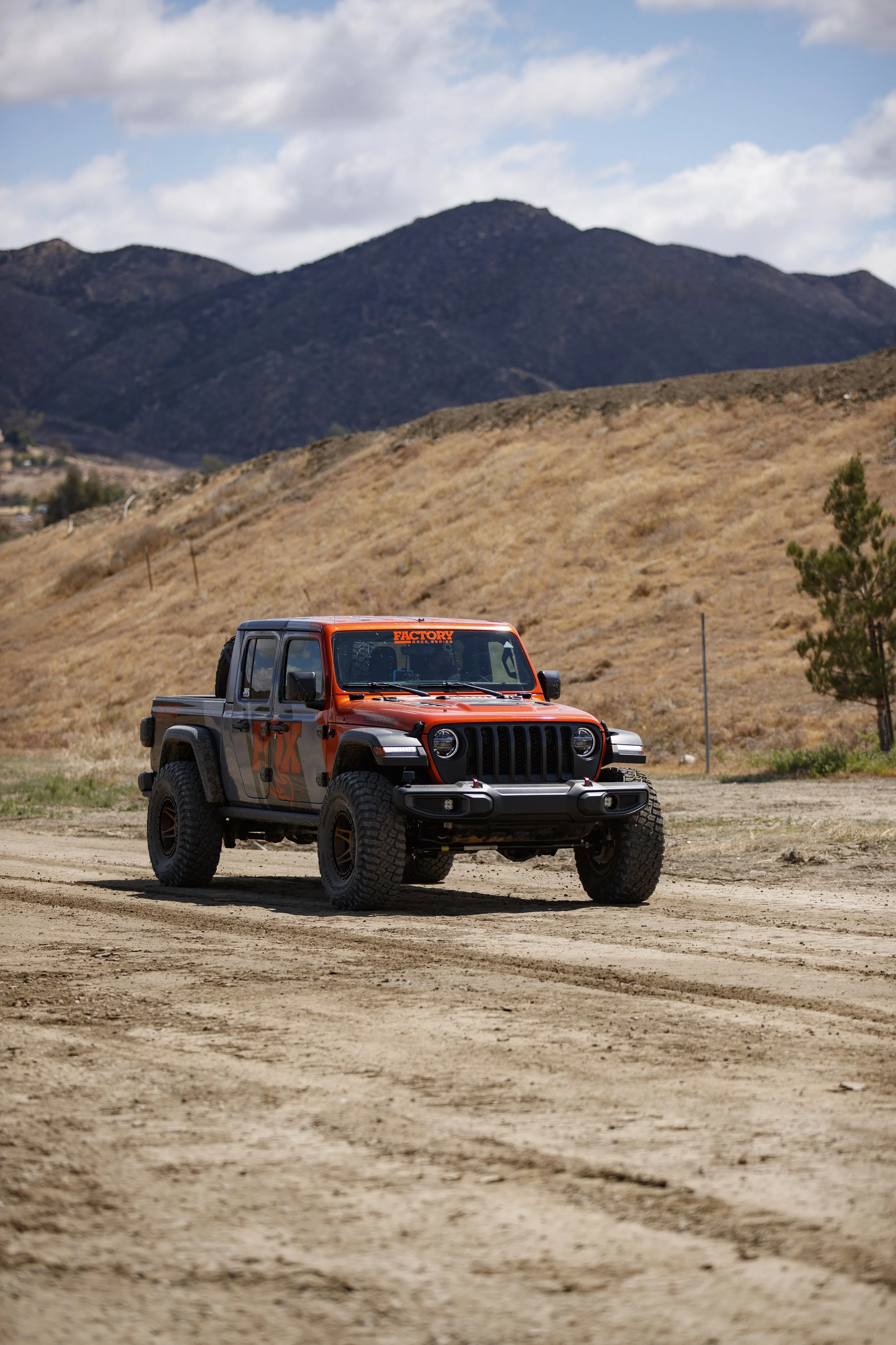 4_27_CaseyCurrie_FoxExperience_LakeElsinoreCA_NoCrop_024.jpg