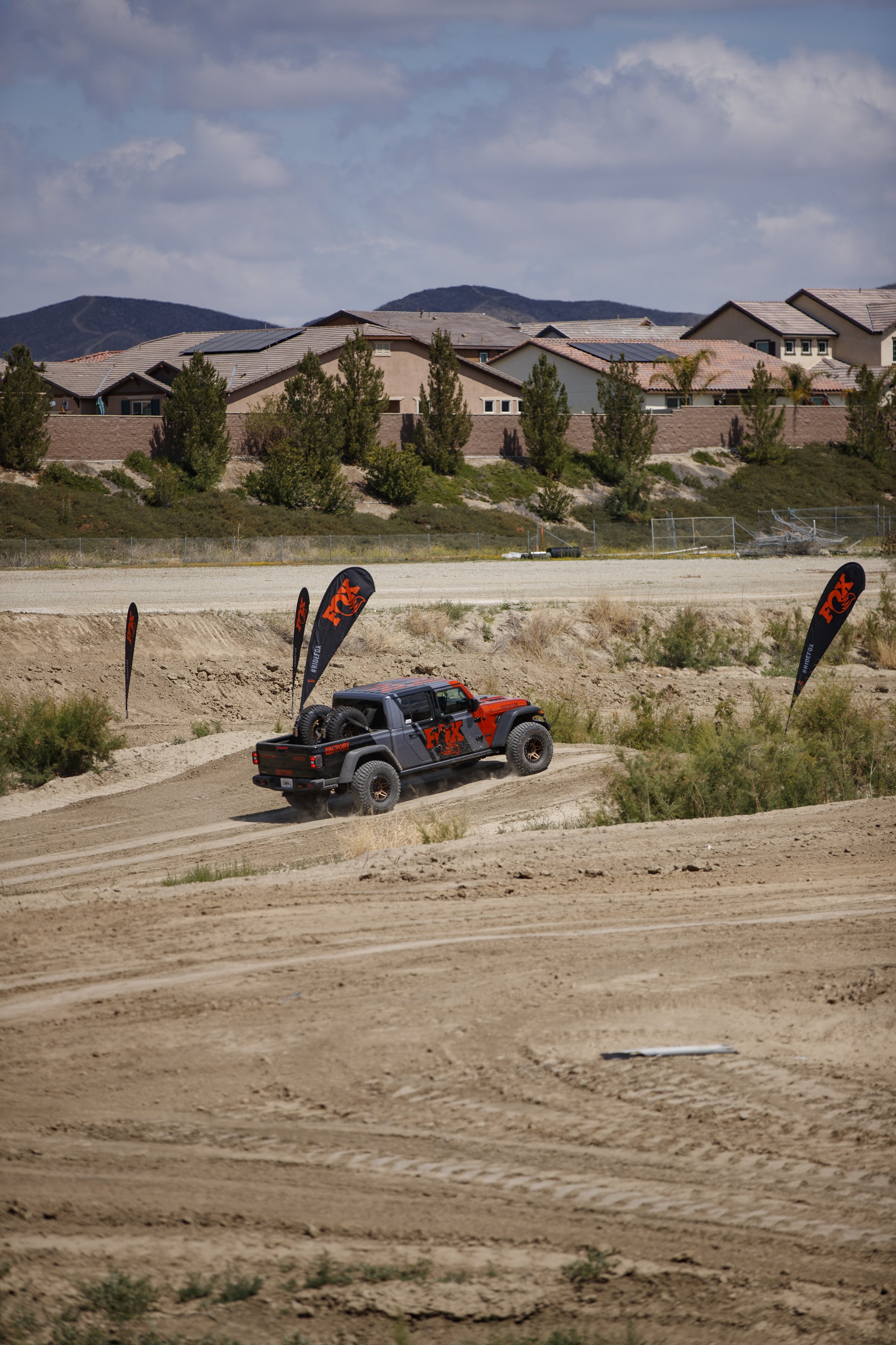 4_27_CaseyCurrie_FoxExperience_LakeElsinoreCA_NoCrop_023.jpg
