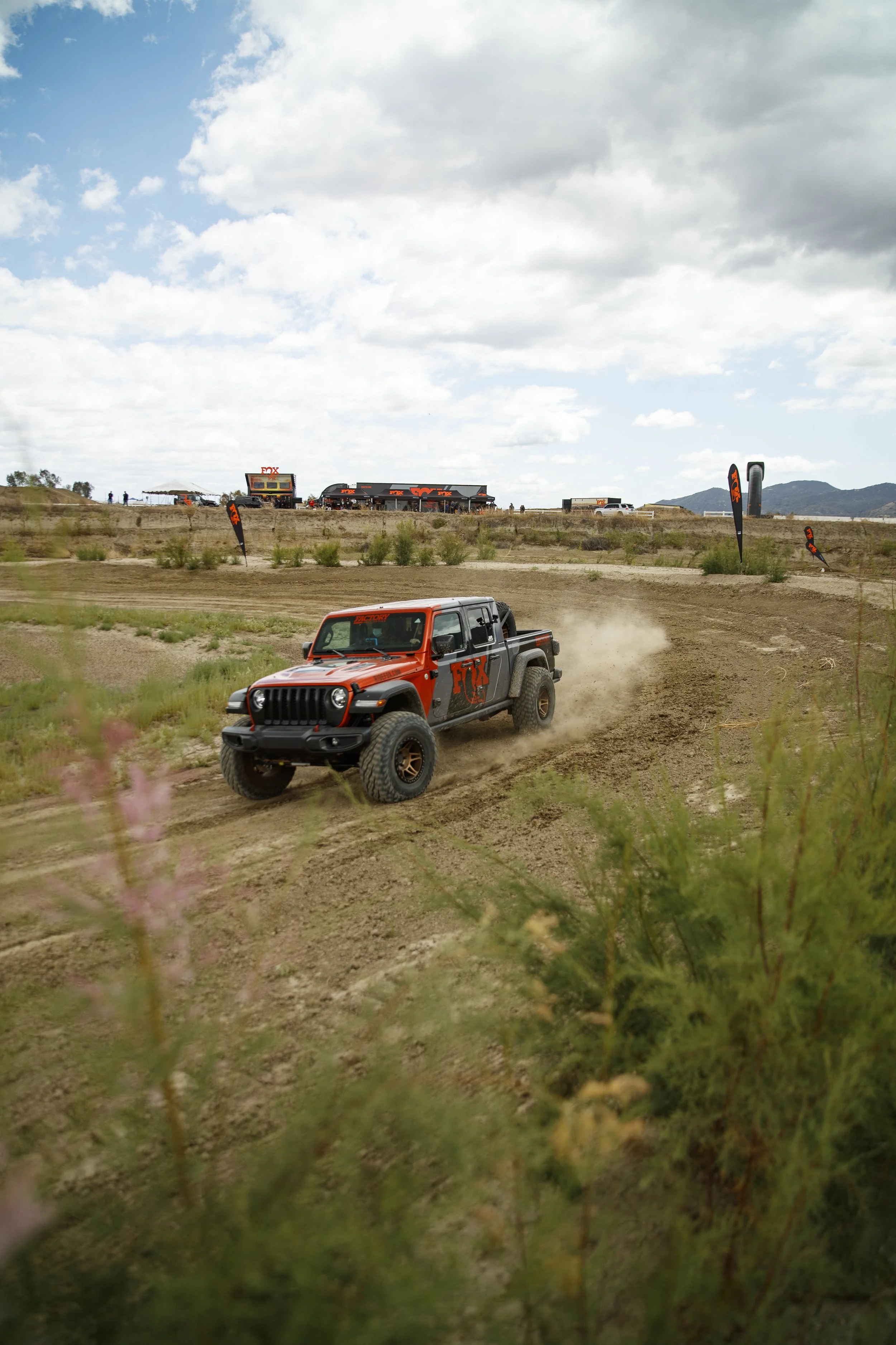 4_27_CaseyCurrie_FoxExperience_LakeElsinoreCA_NoCrop_033.jpg