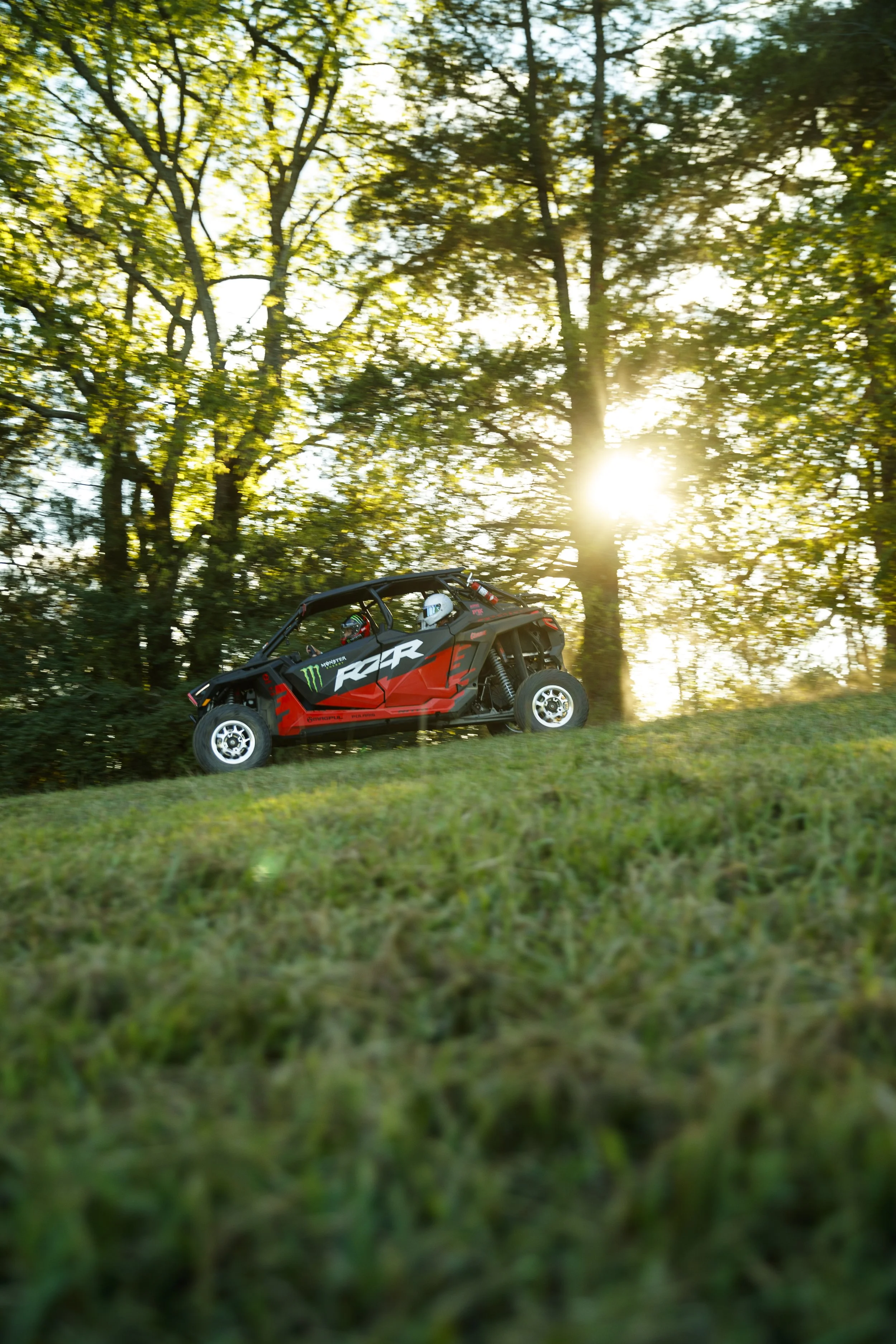 10_1_CaseyCurrie_HyperFest_Virginia_PolarisRZRProXP_4Seater_NoCrop_011.jpg