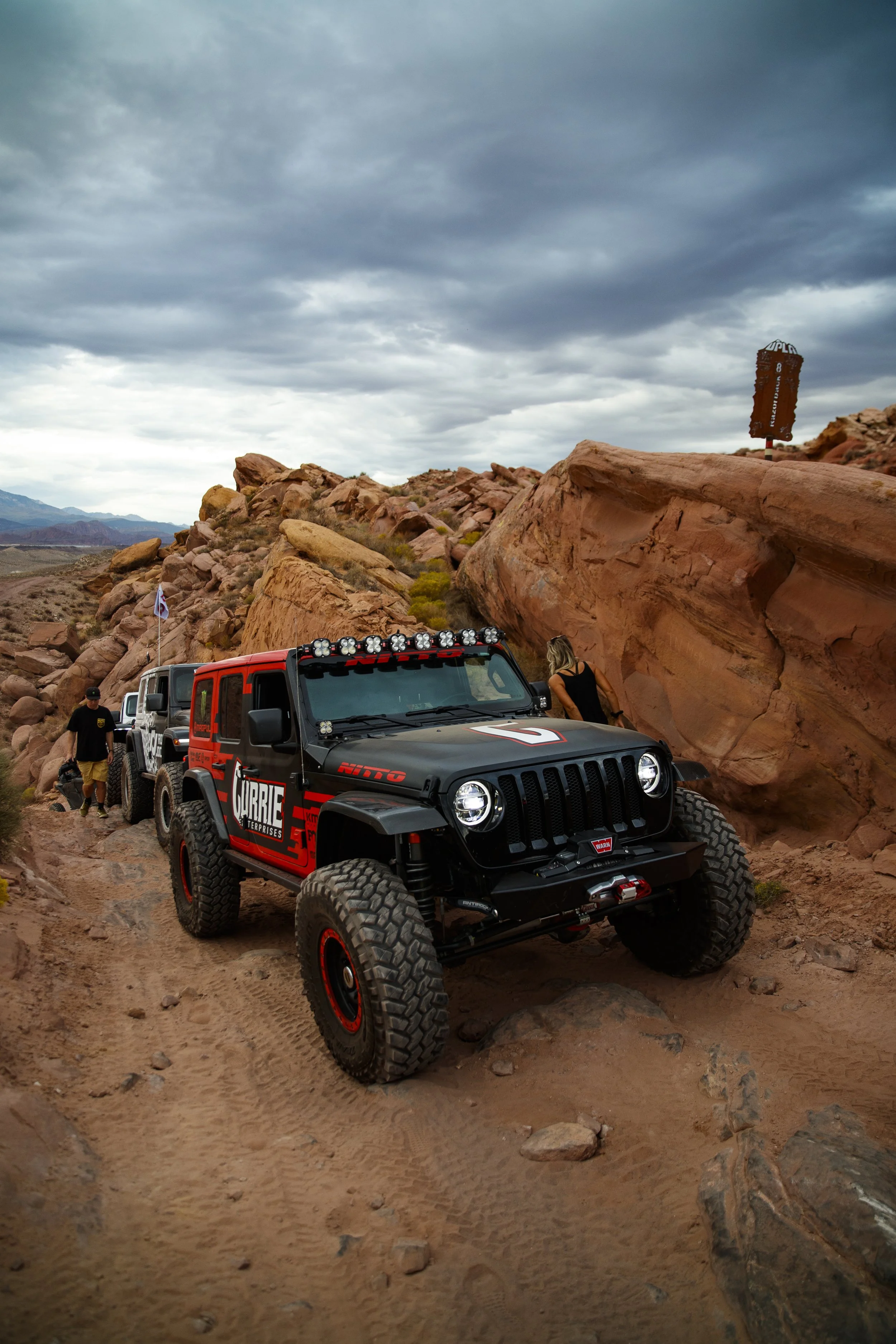 10_6CaseyCurrie_TrailHero_SandHollow_CurrieJeepJL_NoCrop_002.jpg