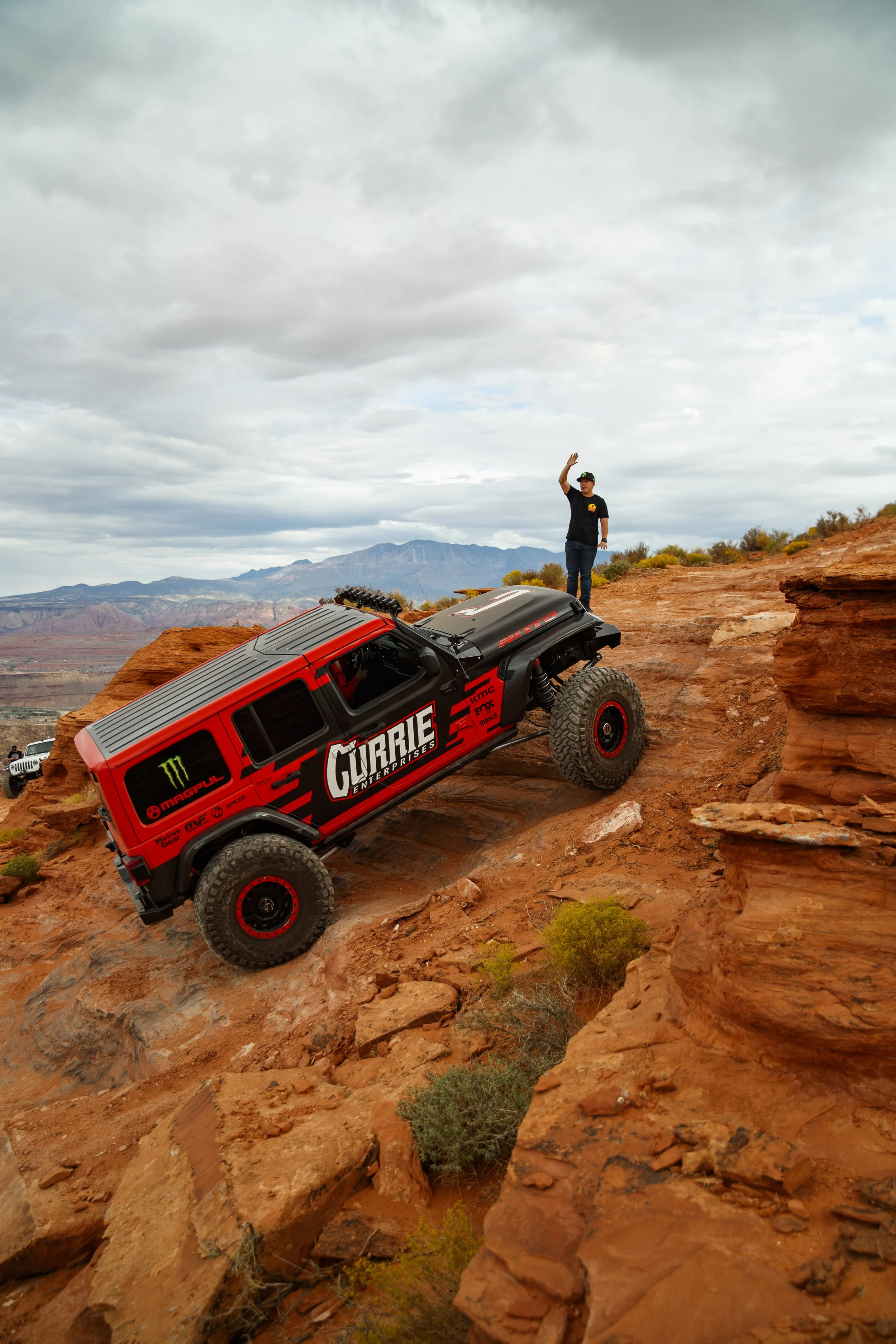 10_6CaseyCurrie_TrailHero_SandHollow_CurrieJeepJL_NoCrop_004.jpg