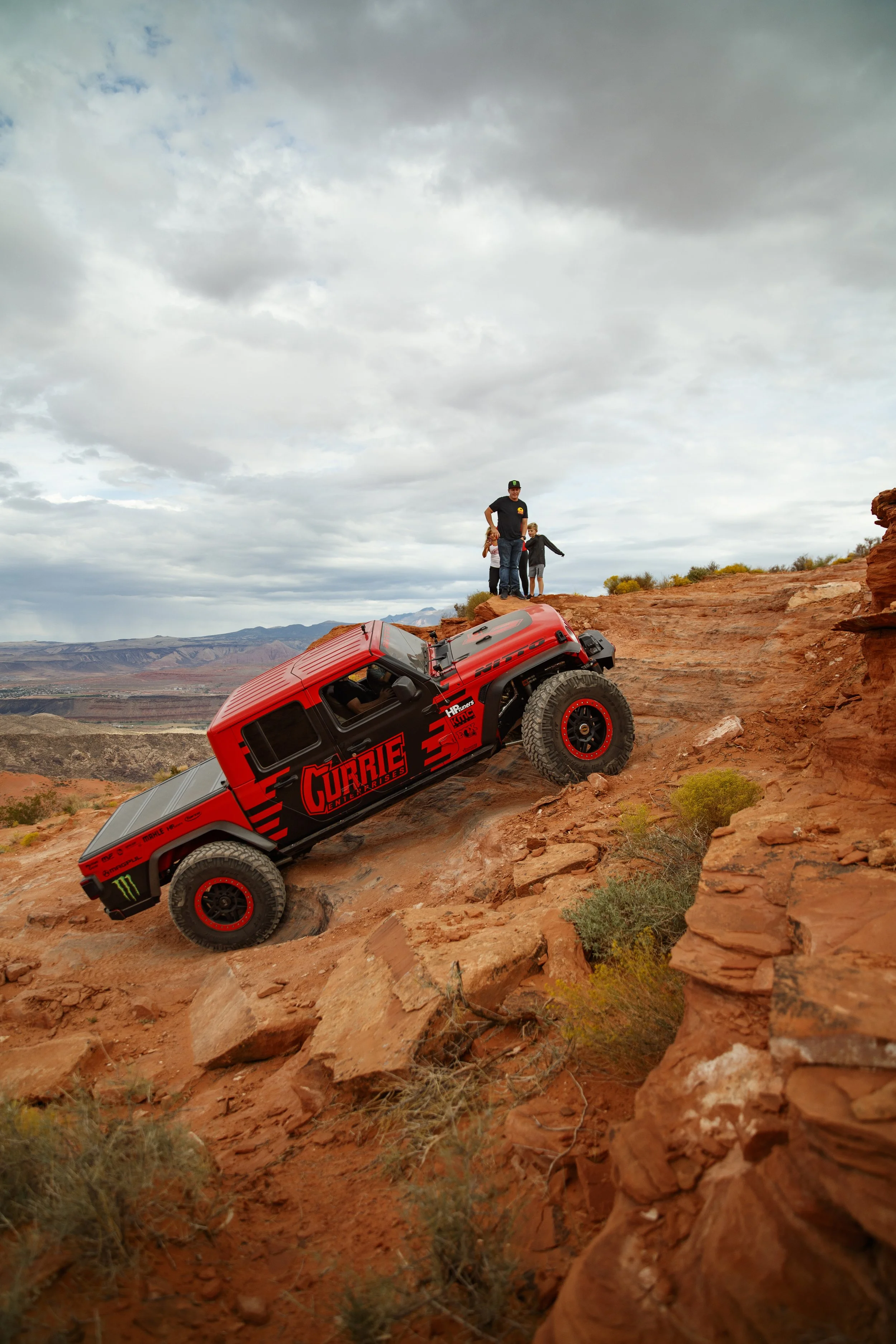 10_6CaseyCurrie_TrailHero_SandHollow_CurrieJeepJT_NoCrop_002.jpg