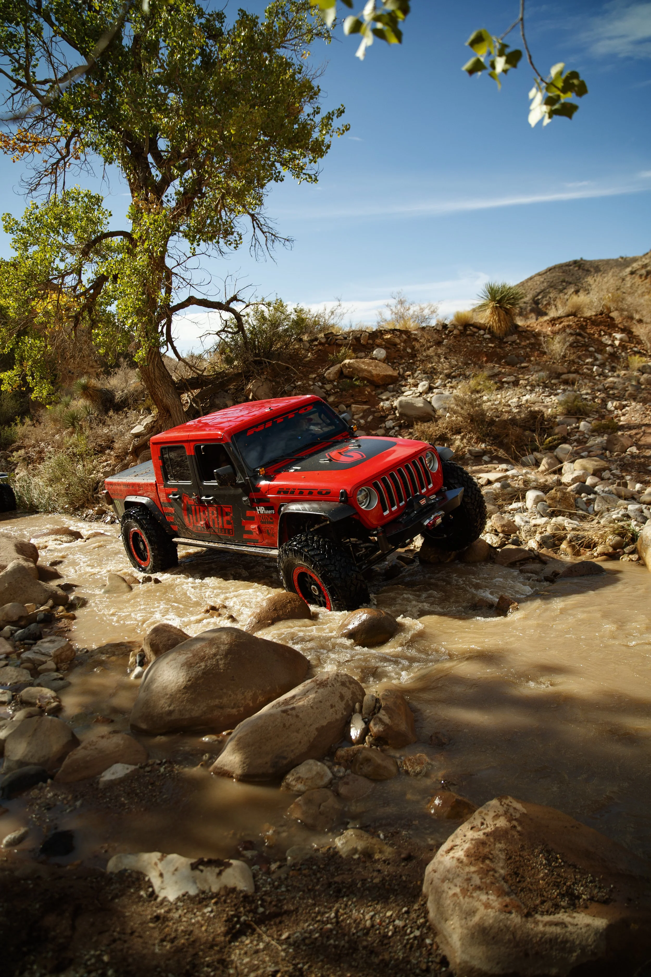10_6CaseyCurrie_TrailHero_SandHollow_CurrieJeepJT_NoCrop_006.jpg