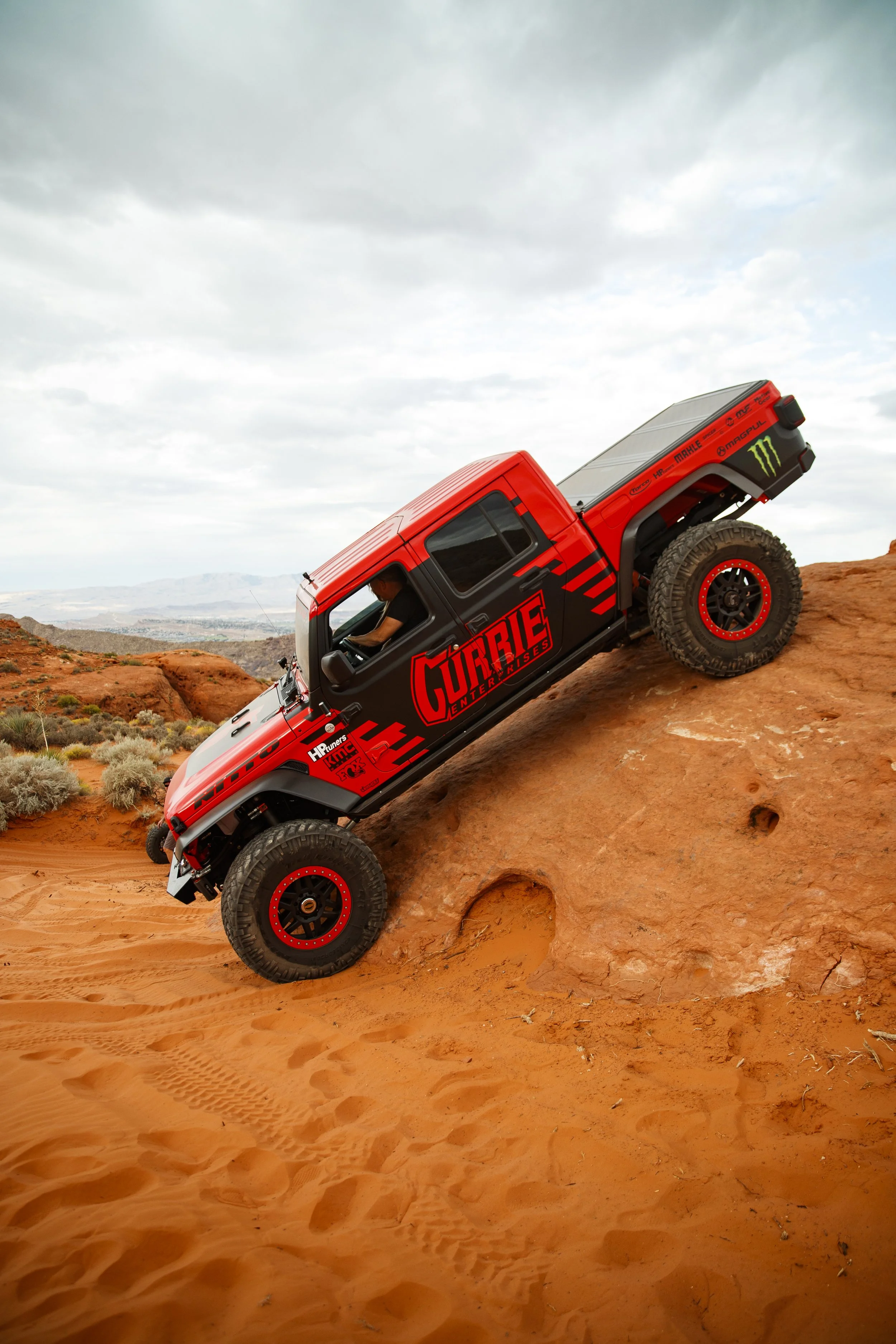 10_6CaseyCurrie_TrailHero_SandHollow_CurrieJeepJT_NoCrop_010.jpg
