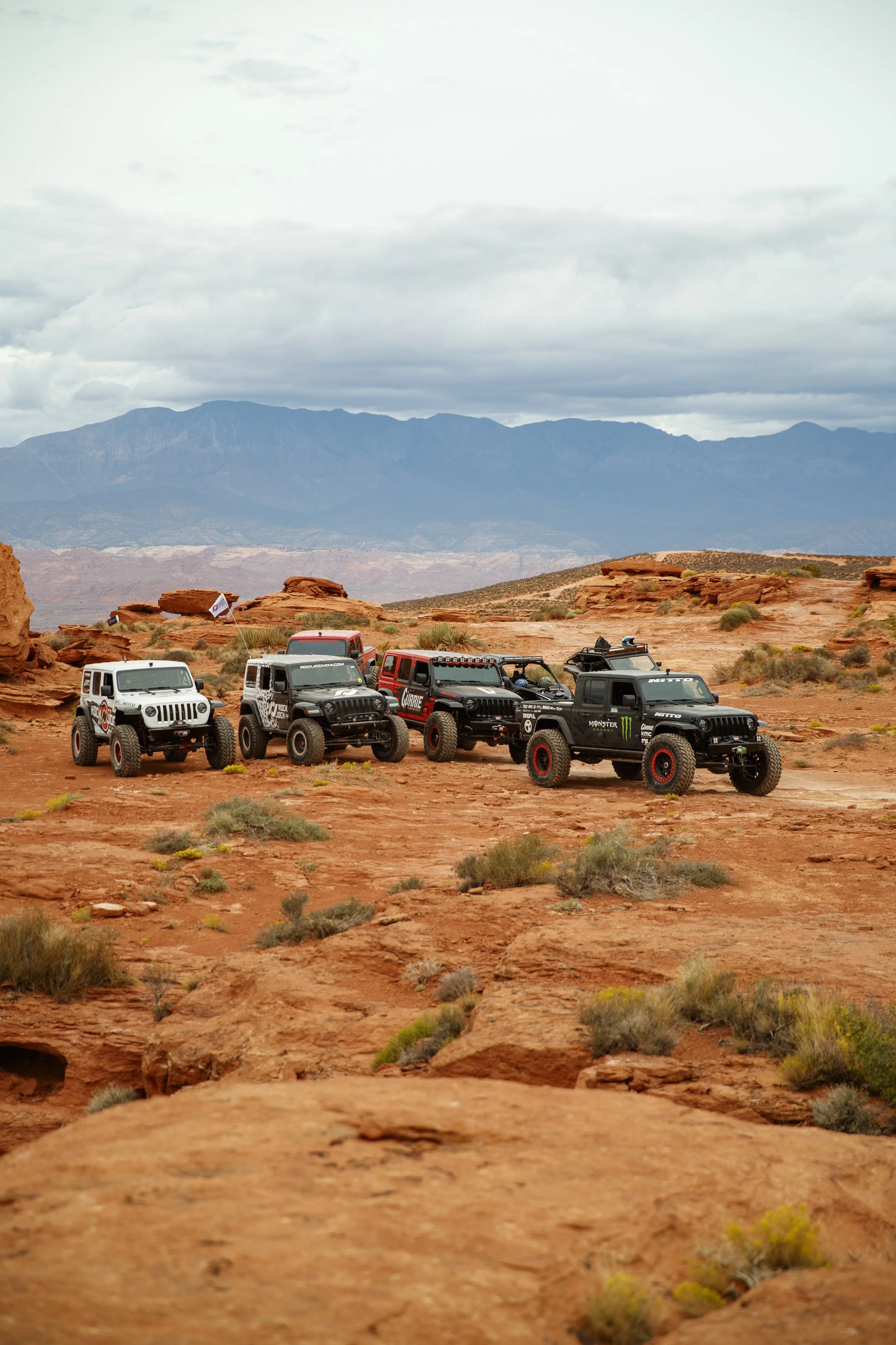 10_6CaseyCurrie_TrailHero_SandHollow_Lifestyle_NoCrop_006.jpg