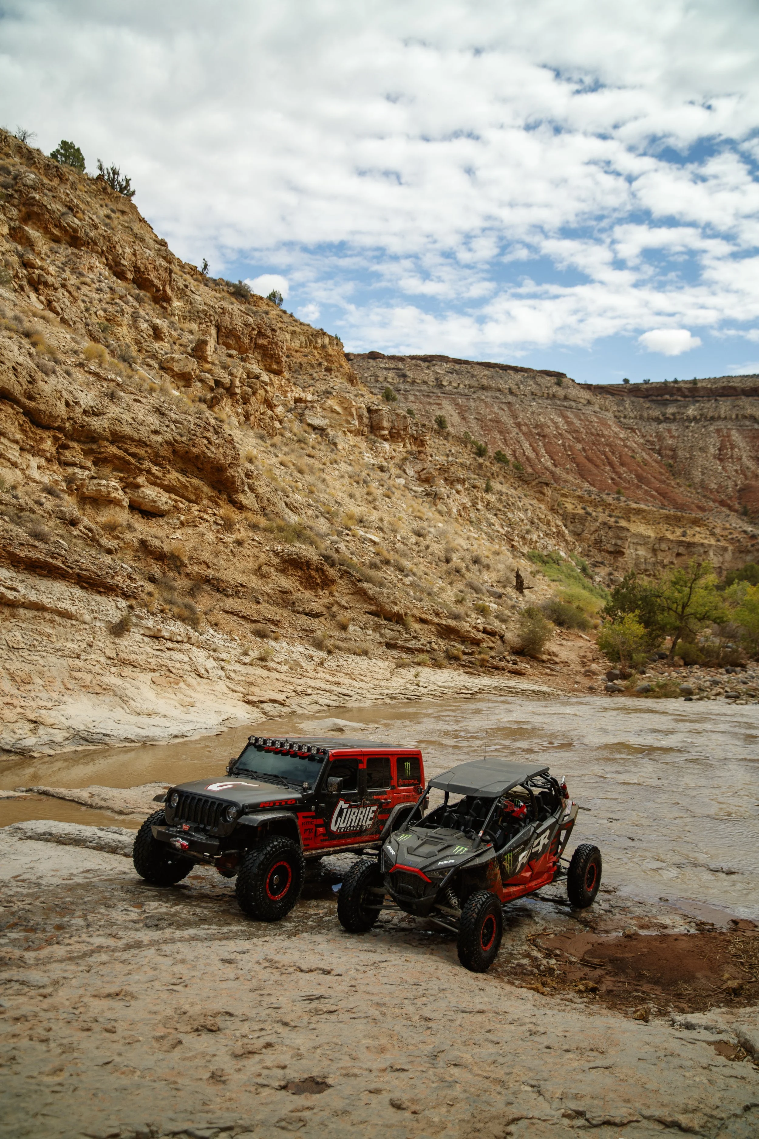 10_6CaseyCurrie_TrailHero_SandHollow_Lifestyle_NoCrop_007.jpg