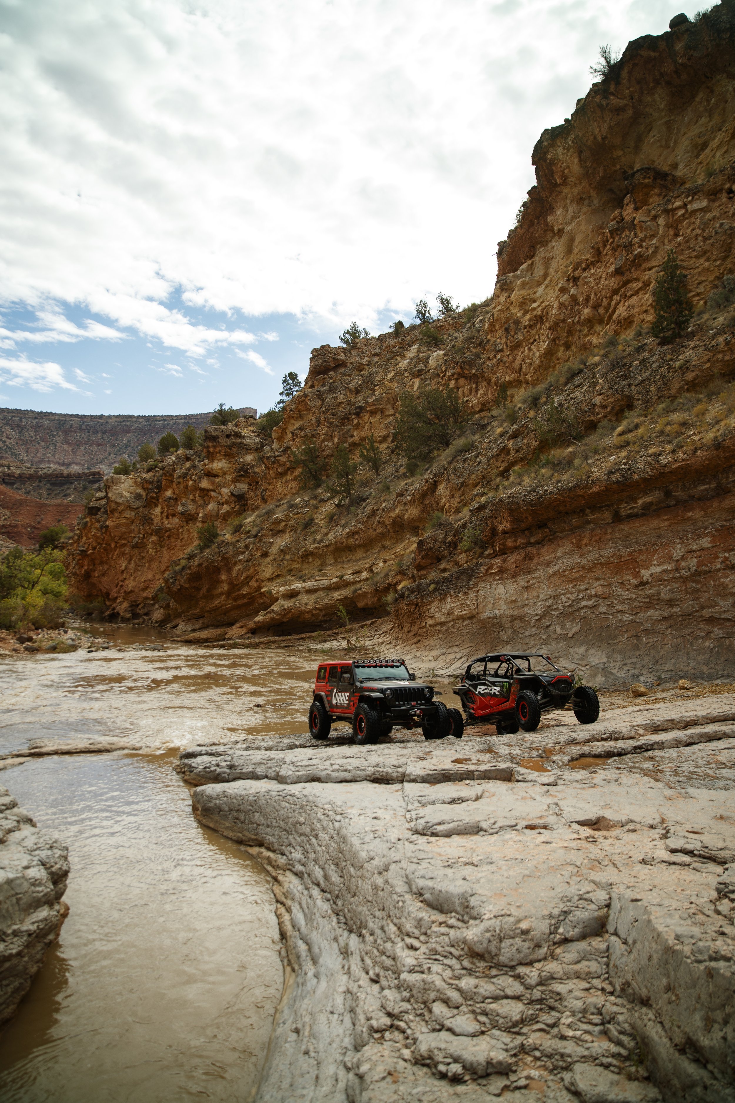 10_6CaseyCurrie_TrailHero_SandHollow_Lifestyle_NoCrop_008.jpg