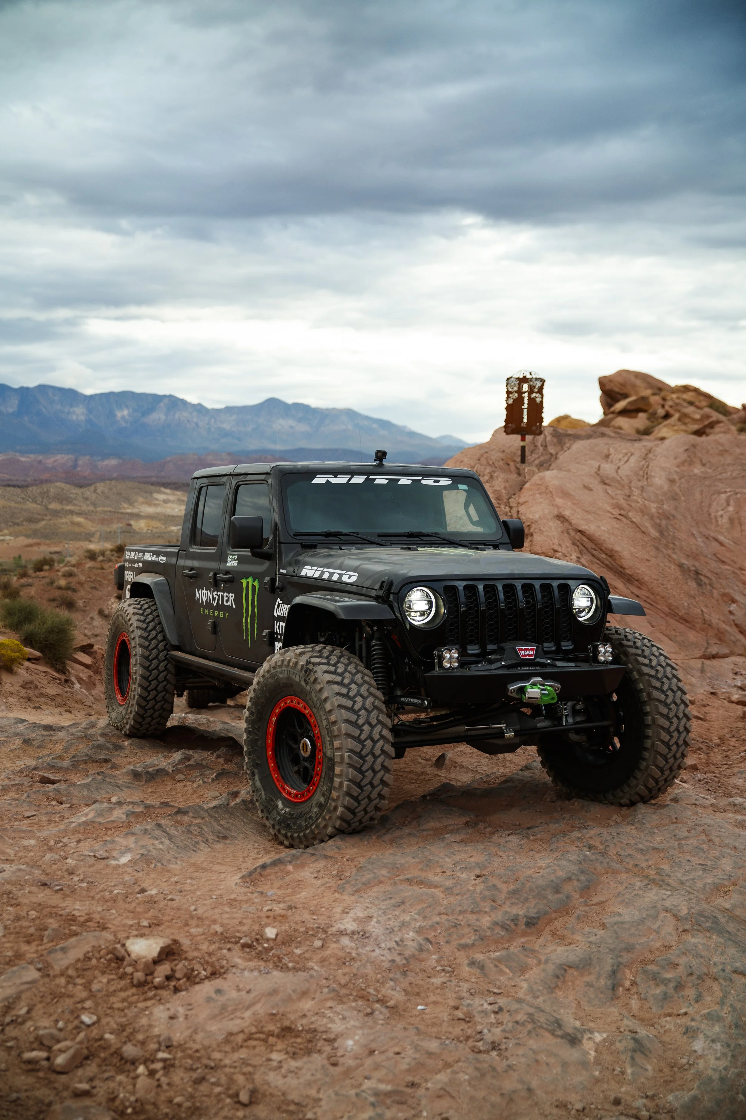 10_6CaseyCurrie_TrailHero_SandHollow_MonsterJeepJT_NoCrop_001.jpg