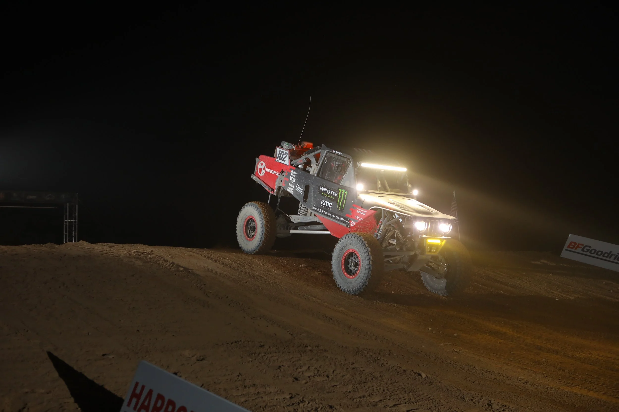 12_4_CaseyCurrie_Mint400_LasVegasNV_TrophyJeep_TeamPhotos_NoCrop_018.JPG