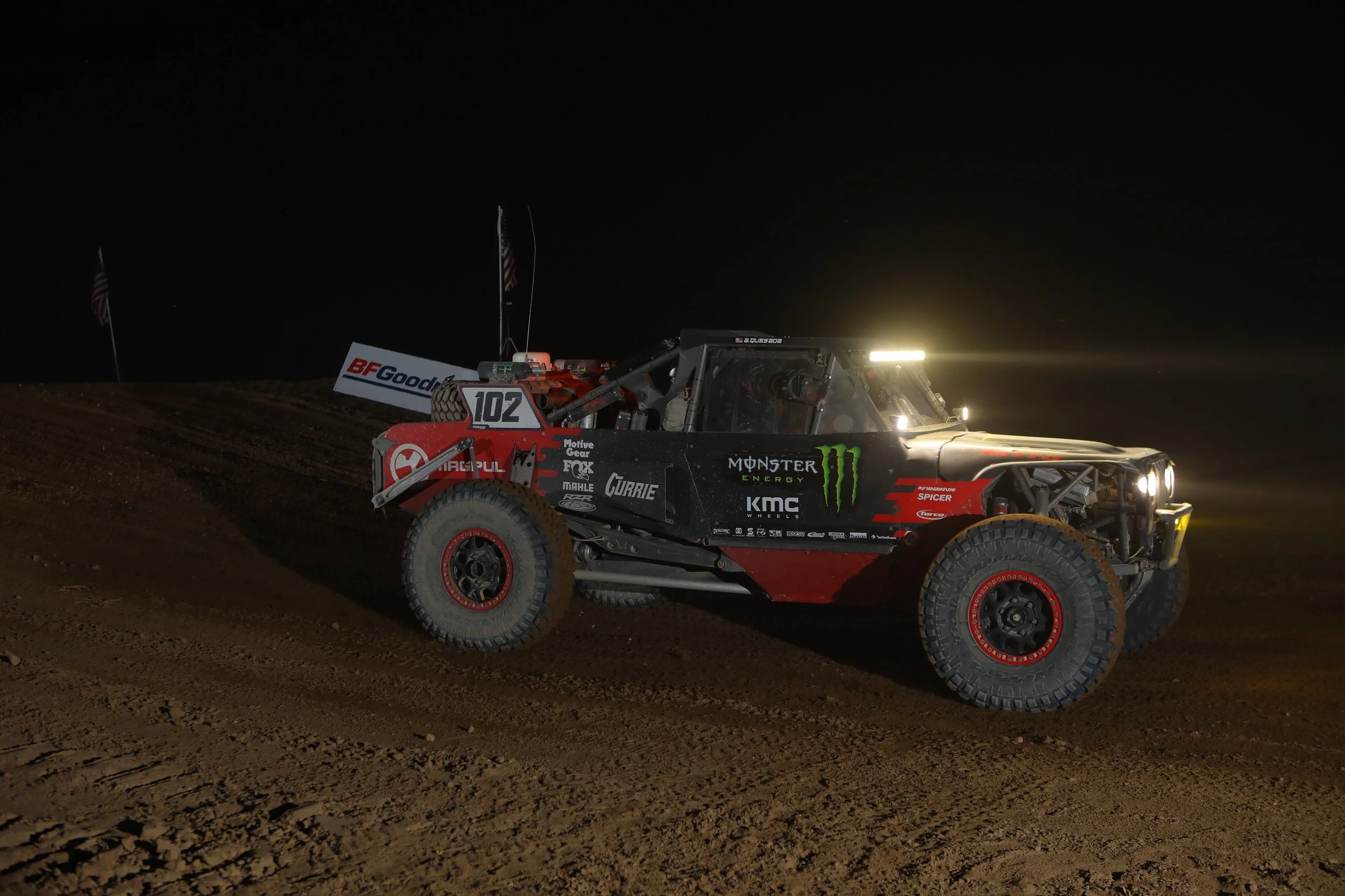 12_4_CaseyCurrie_Mint400_LasVegasNV_TrophyJeep_TeamPhotos_NoCrop_019.JPG