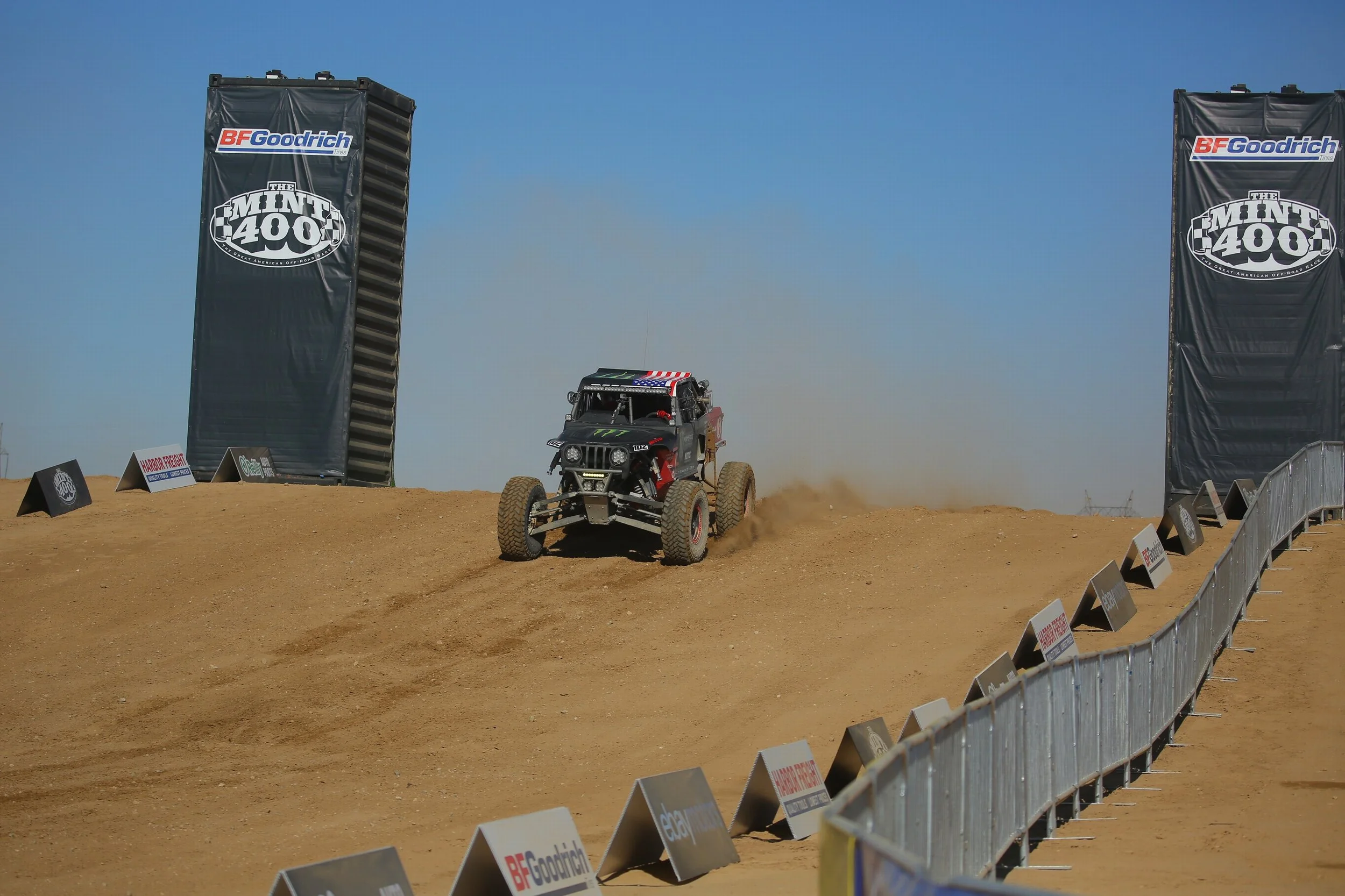 12_4_CaseyCurrie_Mint400_LasVegasNV_TrophyJeep_TeamPhotos_NoCrop_028.JPG