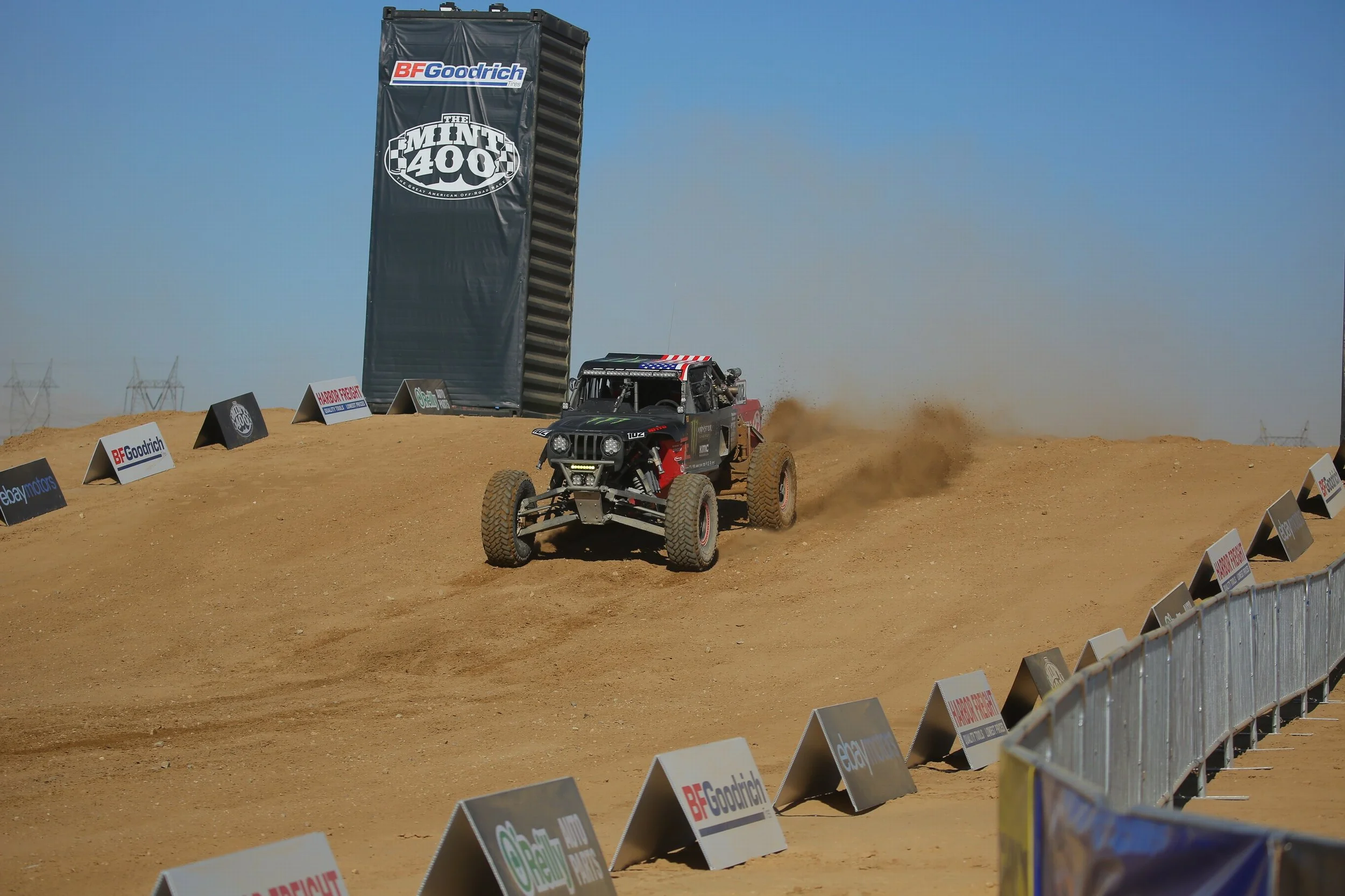 12_4_CaseyCurrie_Mint400_LasVegasNV_TrophyJeep_TeamPhotos_NoCrop_029.JPG