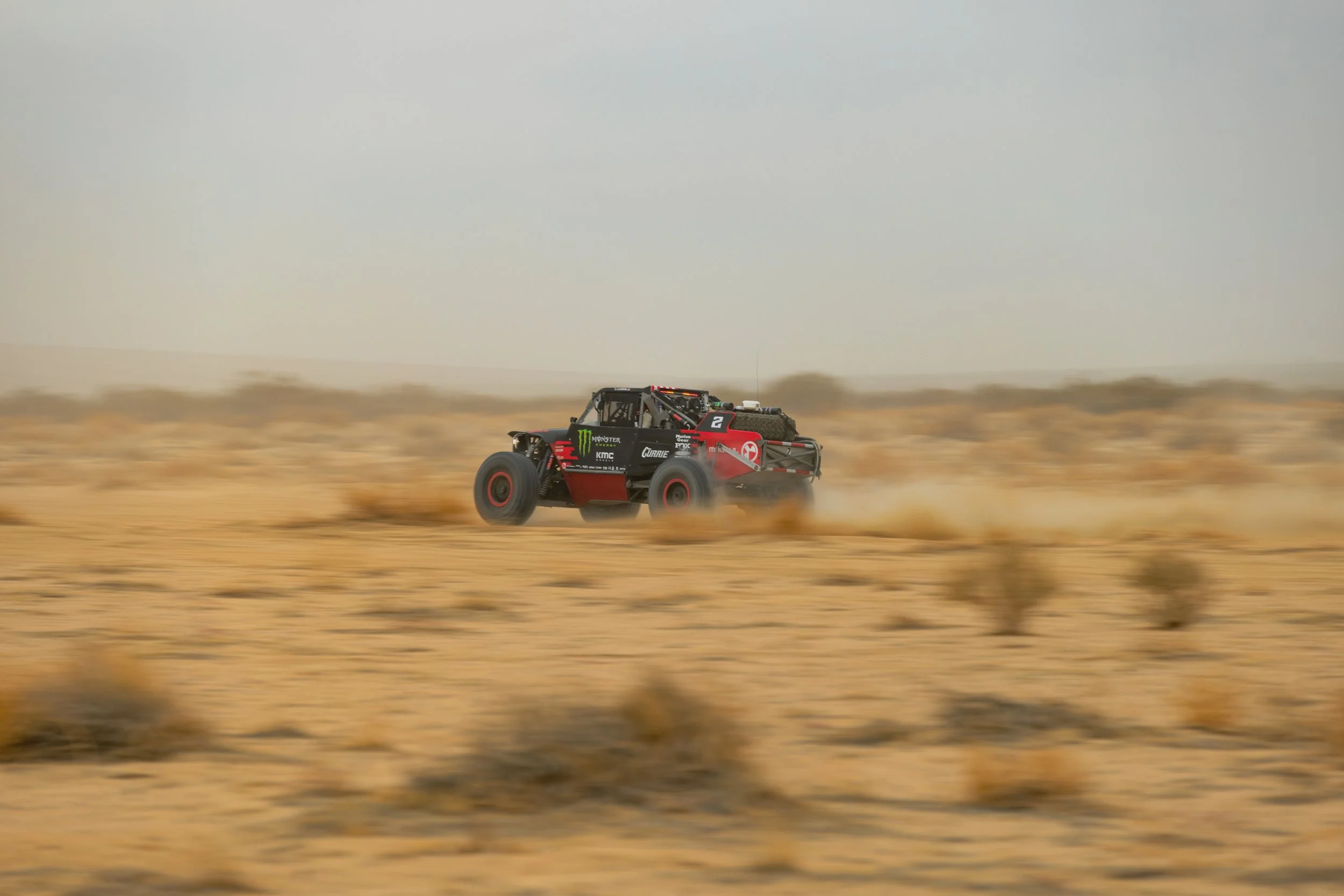 1_29_CaseyCurrie_KingOfHammers_JohnsonValley_Day3_Shakedown_TrophyJeep_NoCrop_003.jpg