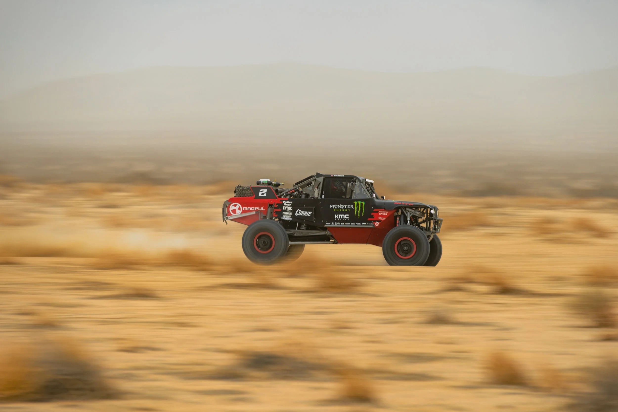 1_29_CaseyCurrie_KingOfHammers_JohnsonValley_Day3_Shakedown_TrophyJeep_NoCrop_005.jpg