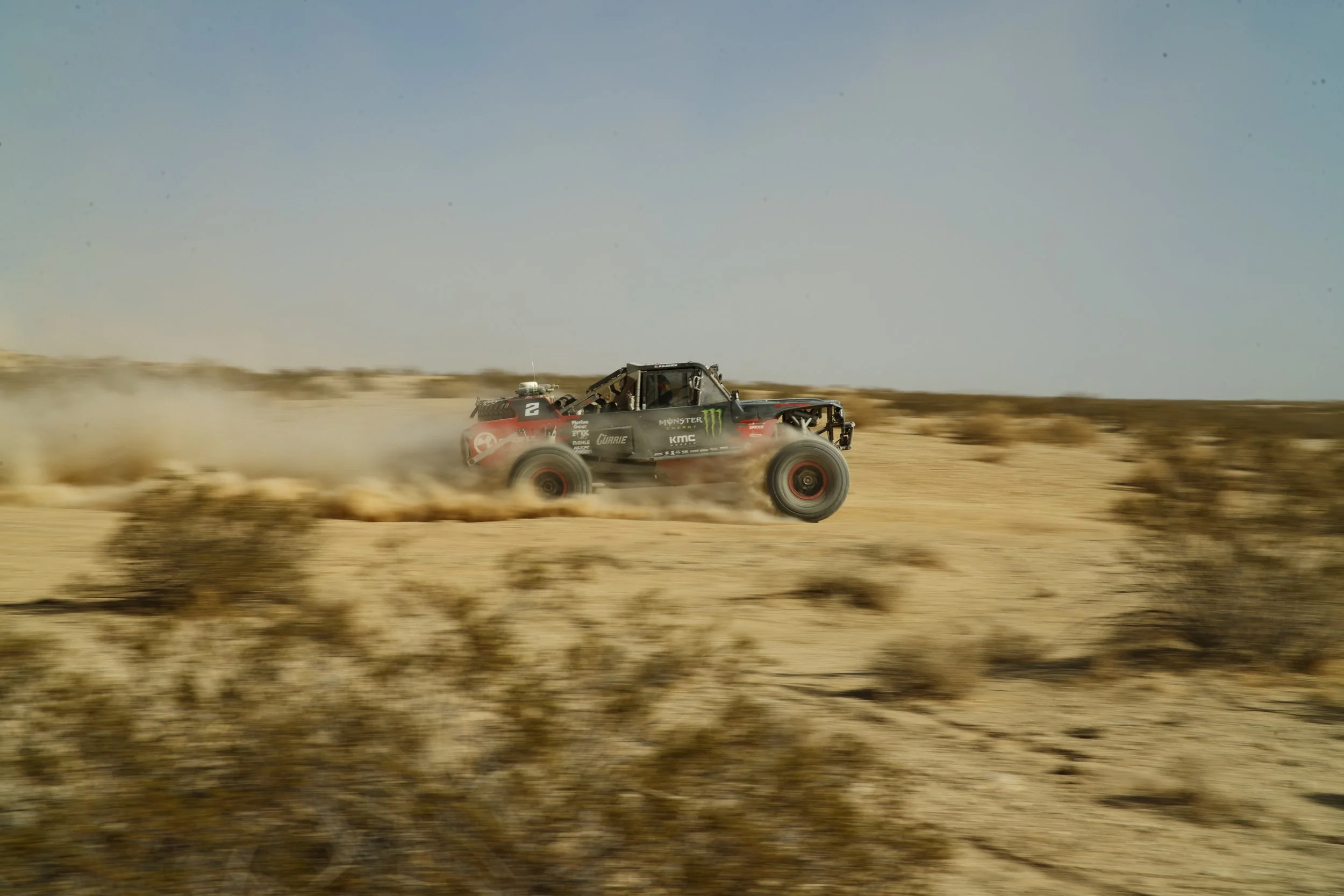 1_30_CaseyCurrie_KingOfHammers_JohnsonValley_Day4_DesertRace_TrophyJeep_NoCrop_011.jpg