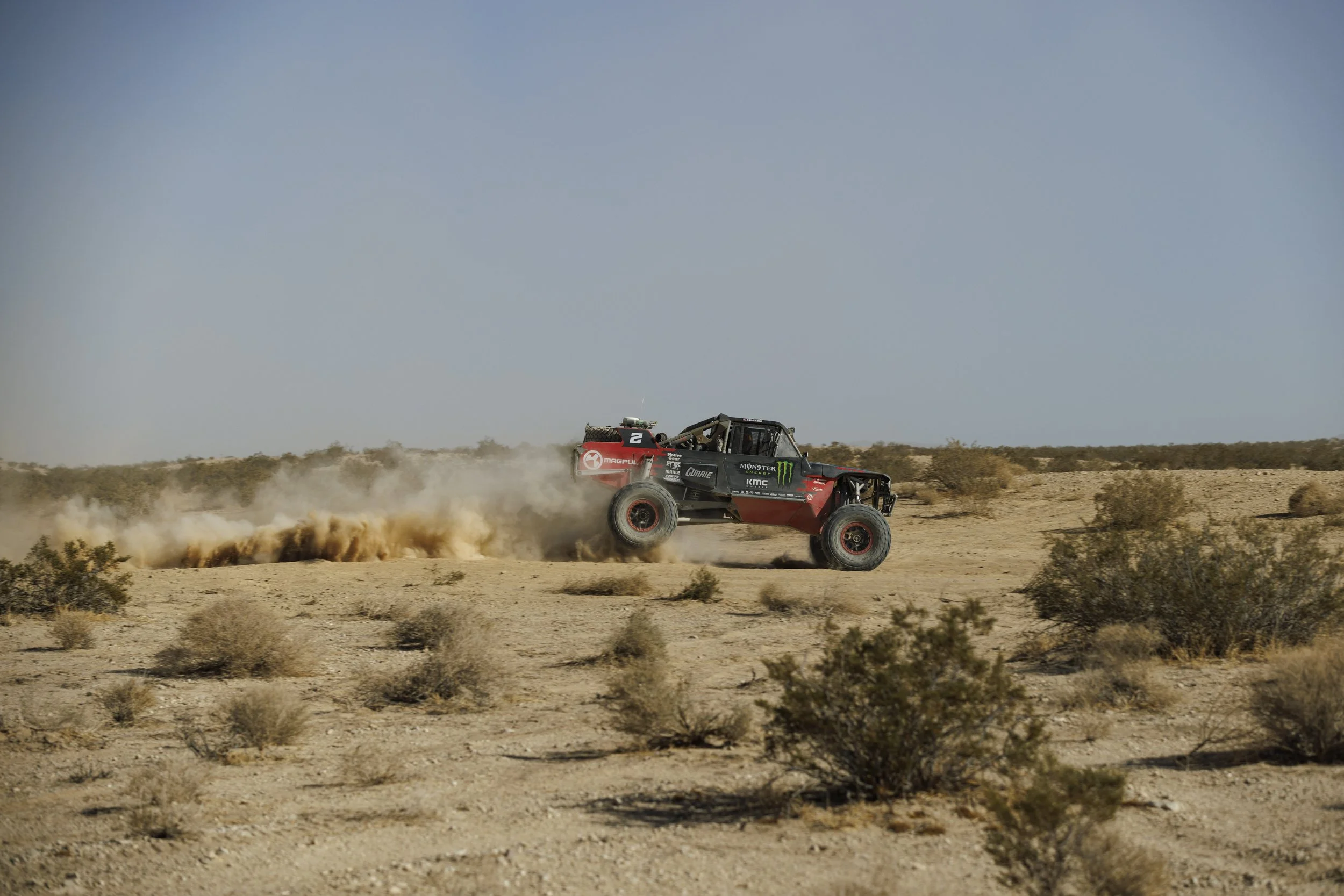 1_30_CaseyCurrie_KingOfHammers_JohnsonValley_Day4_DesertRace_TrophyJeep_NoCrop_016.jpg