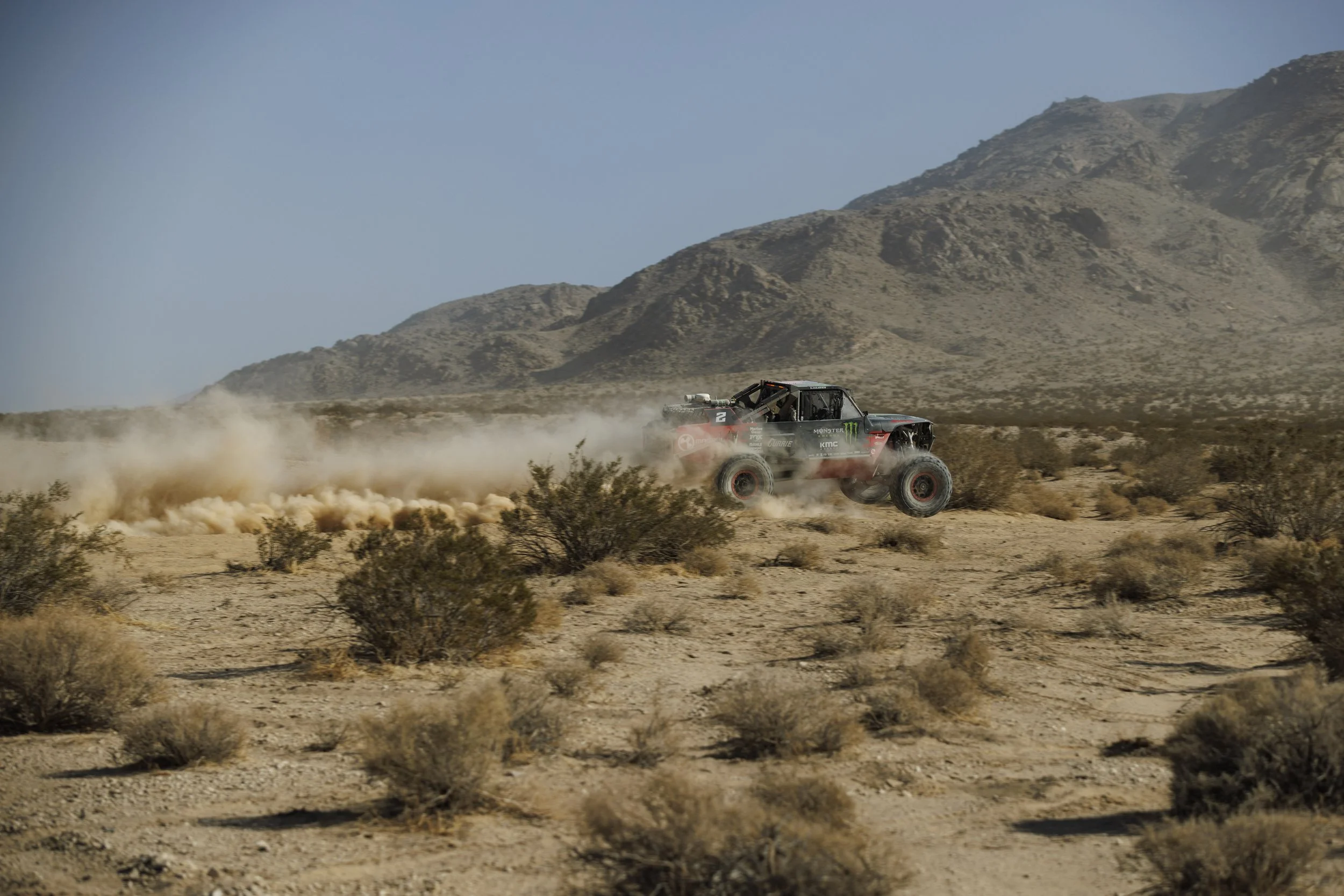 1_30_CaseyCurrie_KingOfHammers_JohnsonValley_Day4_DesertRace_TrophyJeep_NoCrop_017.jpg