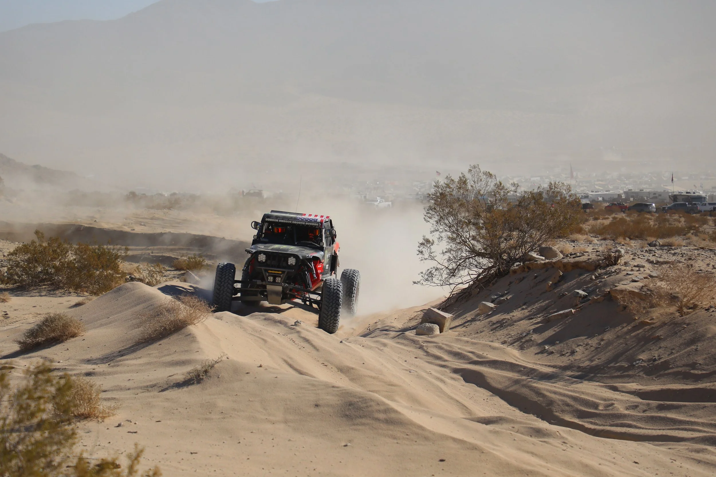 1_30_CaseyCurrie_KingOfHammers_JohnsonValley_DesertRace_TrophyJeep_NoCrop_003.JPG