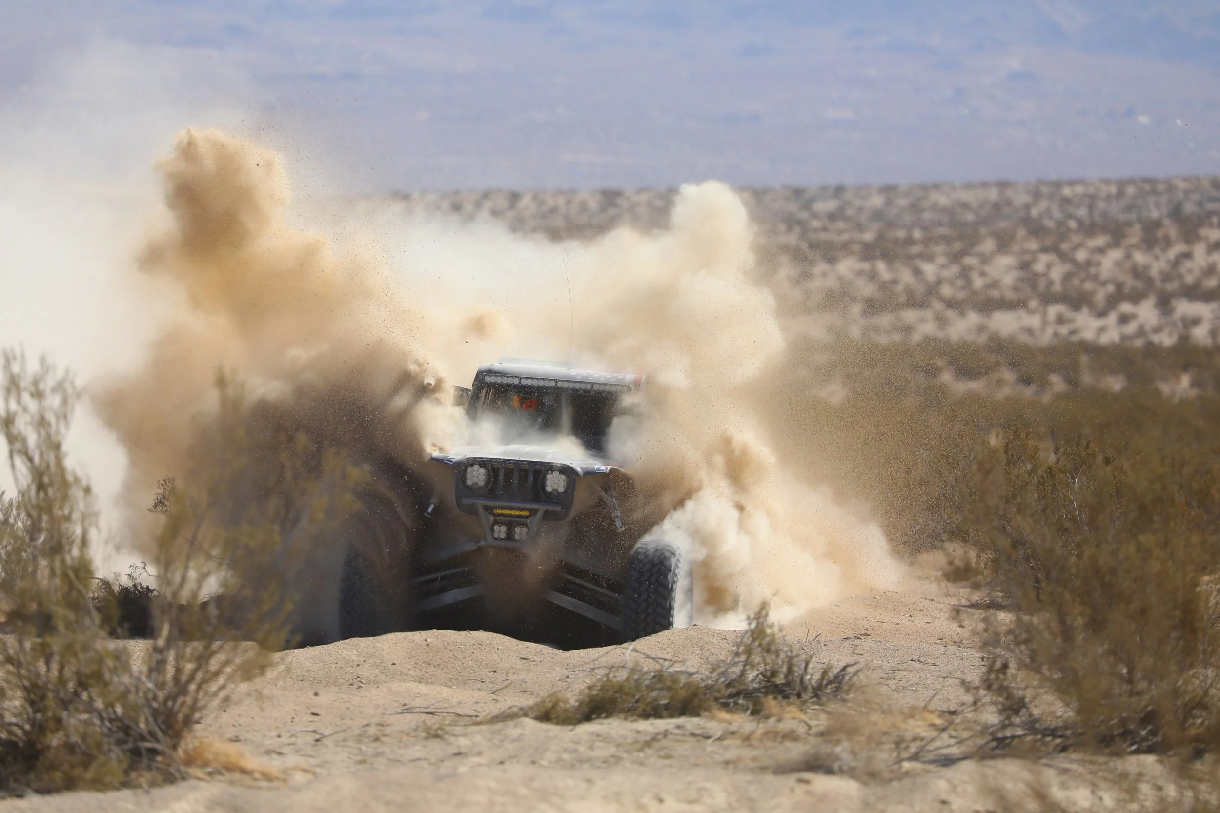 1_30_CaseyCurrie_KingOfHammers_JohnsonValley_DesertRace_TrophyJeep_NoCrop_007.JPG