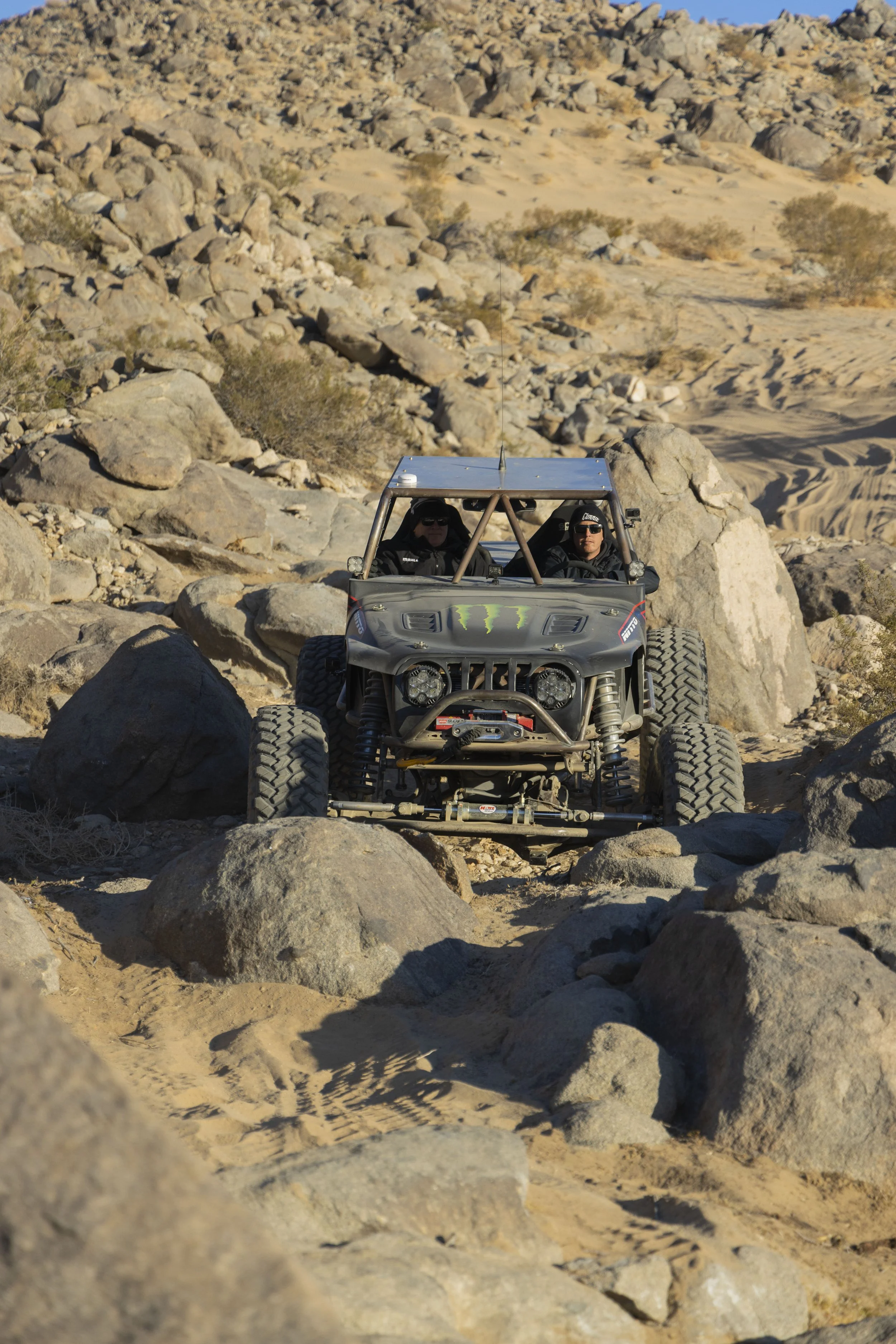 2_1_CaseyCurrie_KingOfHammers_JohnsonValley_Day6_PreRunningRockSections_RockBuggy_NoCrop_011.jpg