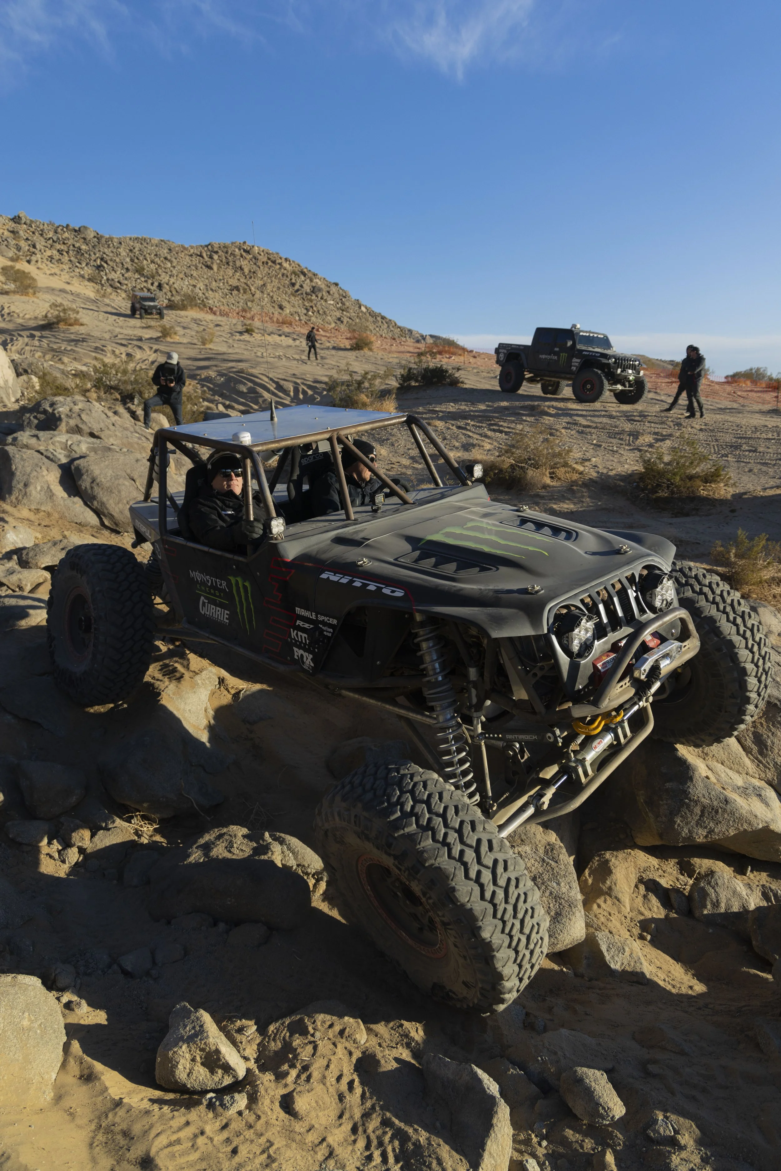2_1_CaseyCurrie_KingOfHammers_JohnsonValley_Day6_PreRunningRockSections_RockBuggy_NoCrop_013.jpg