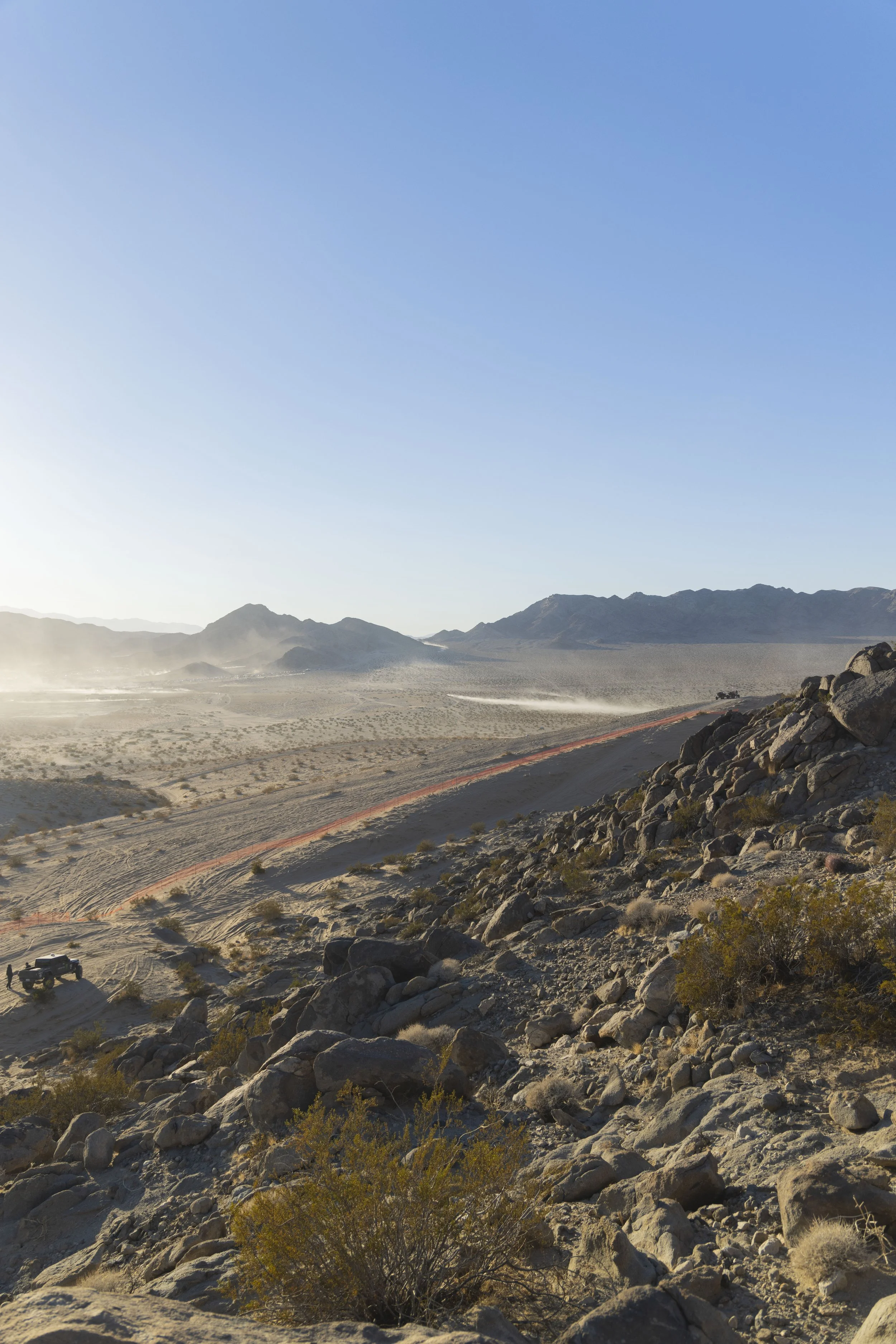 2_1_CaseyCurrie_KingOfHammers_JohnsonValley_Day6_PreRunningRockSections_RockBuggy_NoCrop_017.jpg
