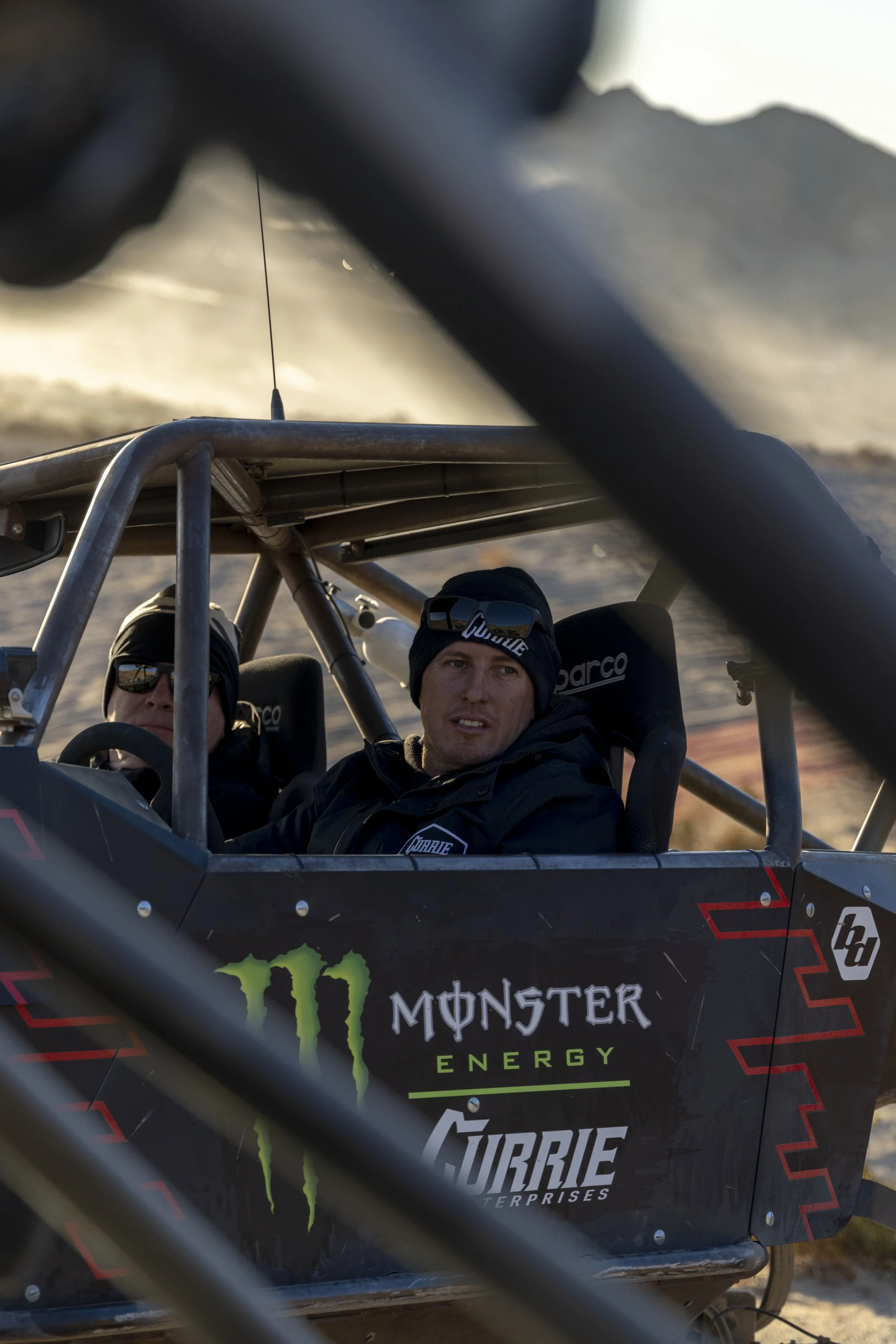 2_1_CaseyCurrie_KingOfHammers_JohnsonValley_Day6_PreRunningRockSections_RockBuggy_NoCrop_020.jpg