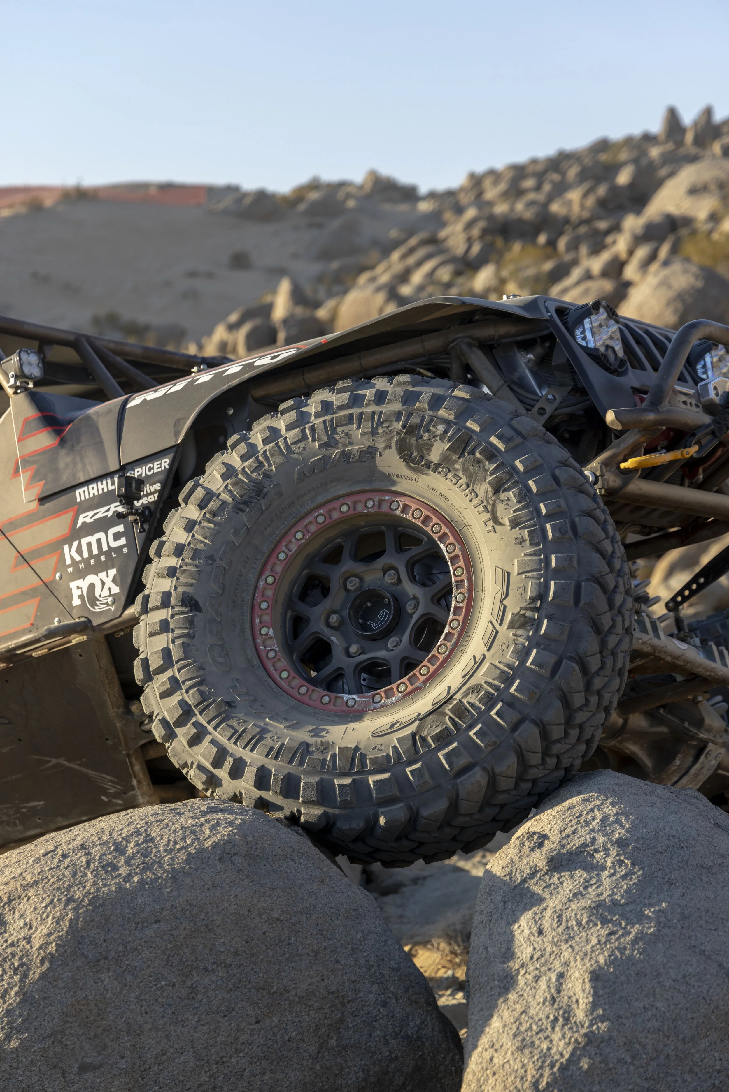 2_1_CaseyCurrie_KingOfHammers_JohnsonValley_Day6_PreRunningRockSections_RockBuggy_NoCrop_019.jpg