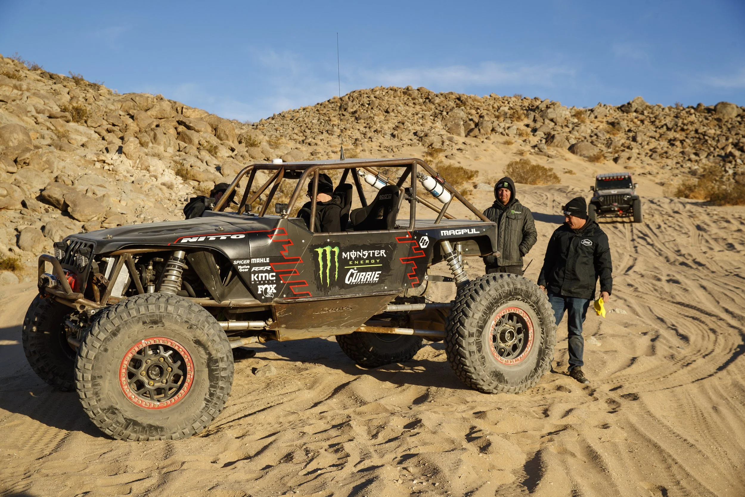 2_1_CaseyCurrie_KingOfHammers_JohnsonValley_Day6_PreRunningRockSections_RockBuggy_NoCrop_021.jpg