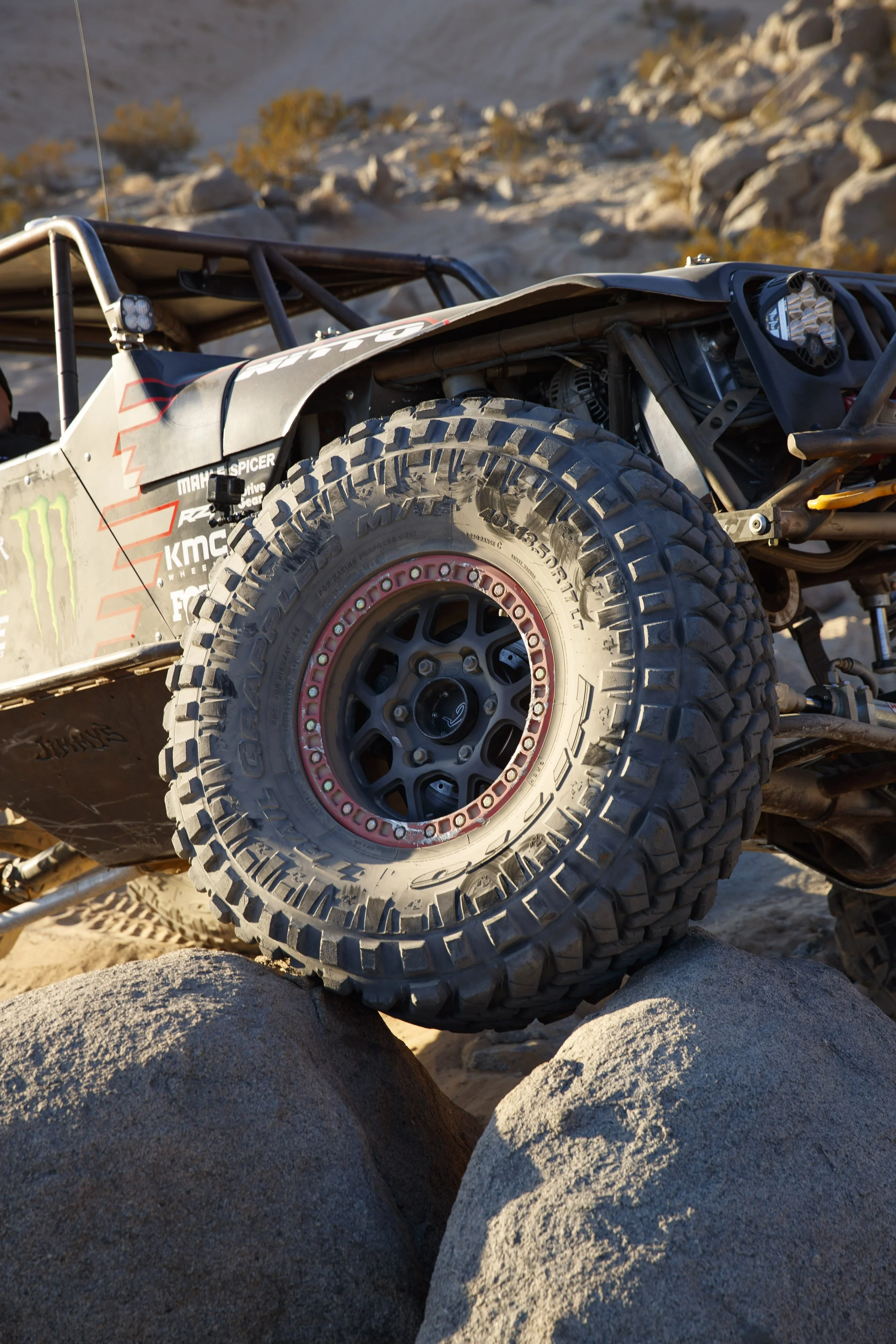 2_1_CaseyCurrie_KingOfHammers_JohnsonValley_Day6_PreRunningRockSections_RockBuggy_NoCrop_027.jpg