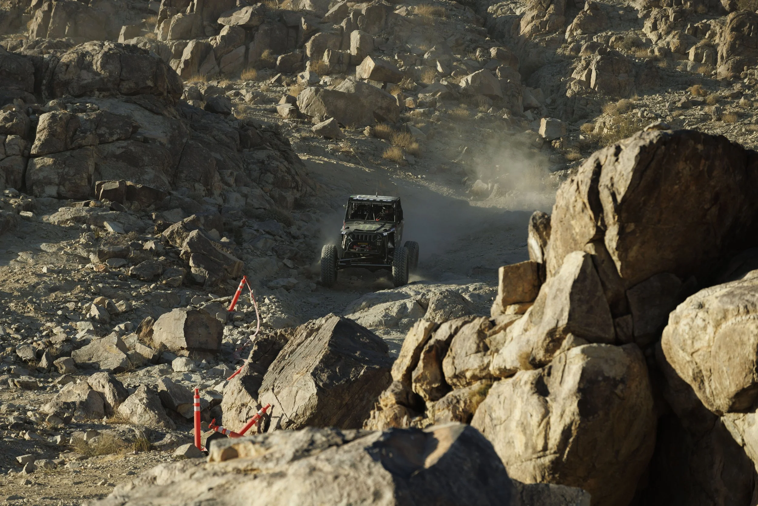 2_2_CaseyCurrie_KingofHammers_JohnsonValley_Day7_Ultra4Qualifying_RockJeep_NoCrop_004.jpg