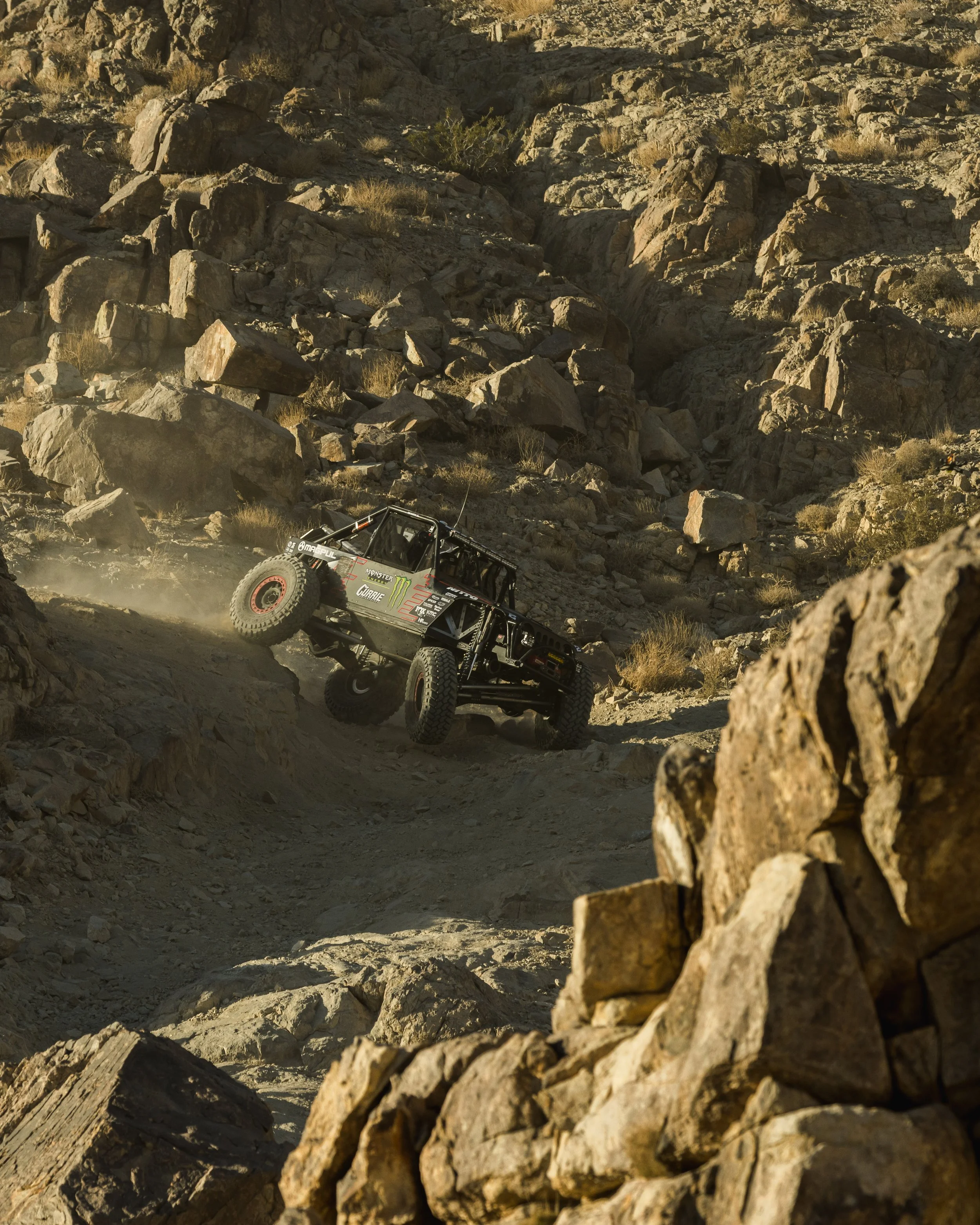 2_2_CaseyCurrie_KingofHammers_JohnsonValley_Day7_Ultra4Qualifying_RockJeep_NoCrop_003.jpg