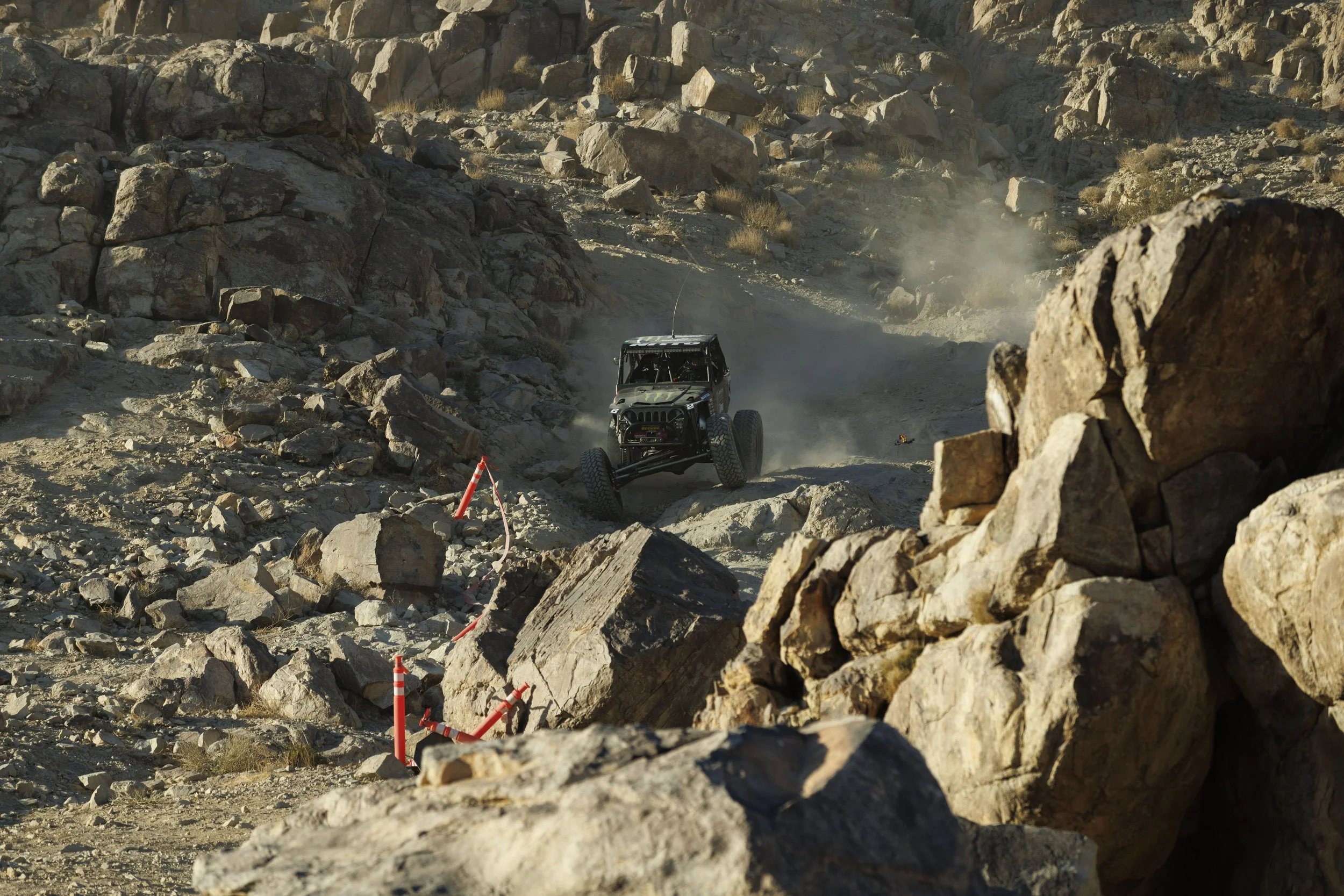 2_2_CaseyCurrie_KingofHammers_JohnsonValley_Day7_Ultra4Qualifying_RockJeep_NoCrop_005.jpg