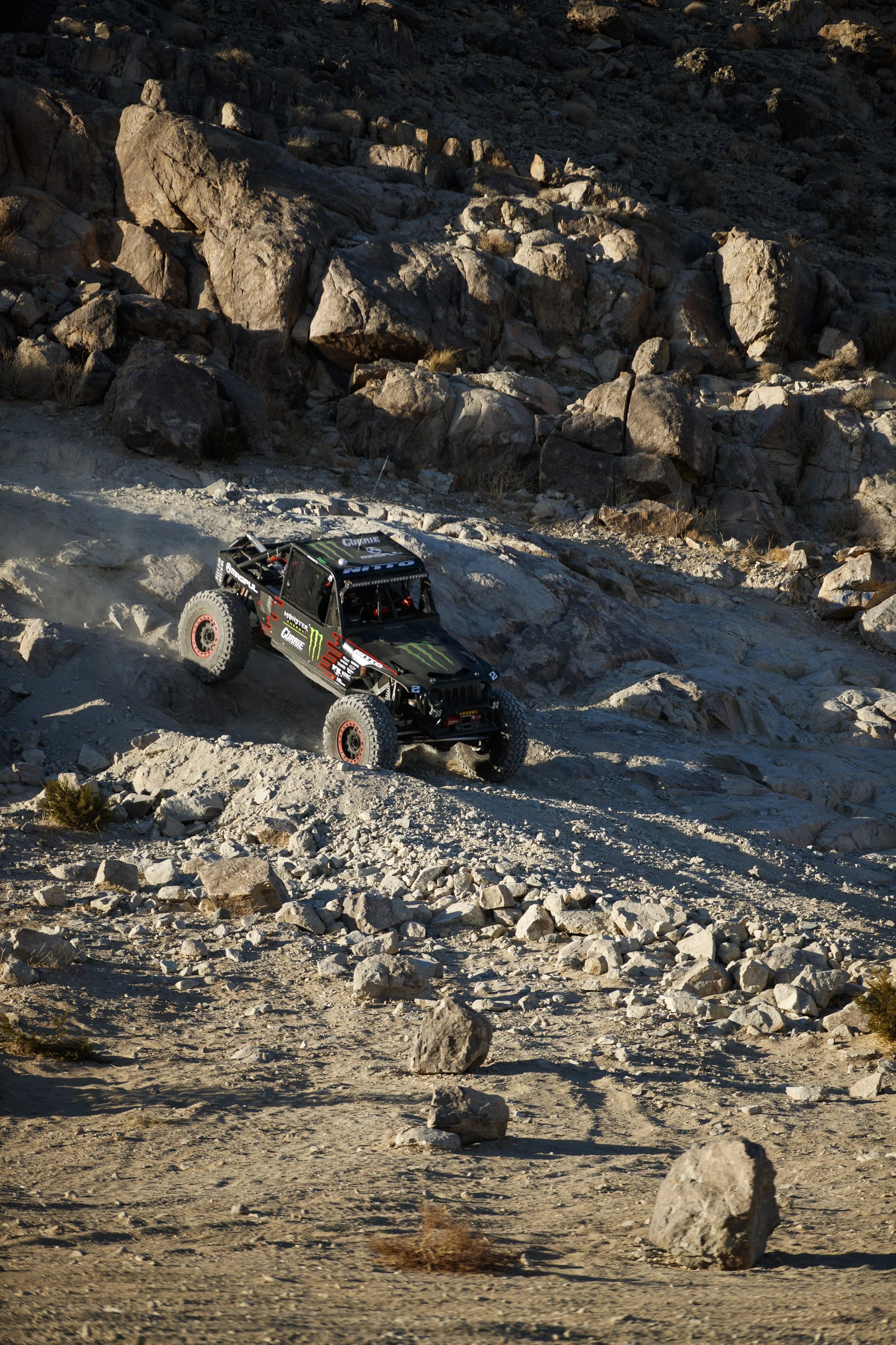 2_2_CaseyCurrie_KingofHammers_JohnsonValley_Day7_Ultra4Qualifying_RockJeep_NoCrop_015.jpg