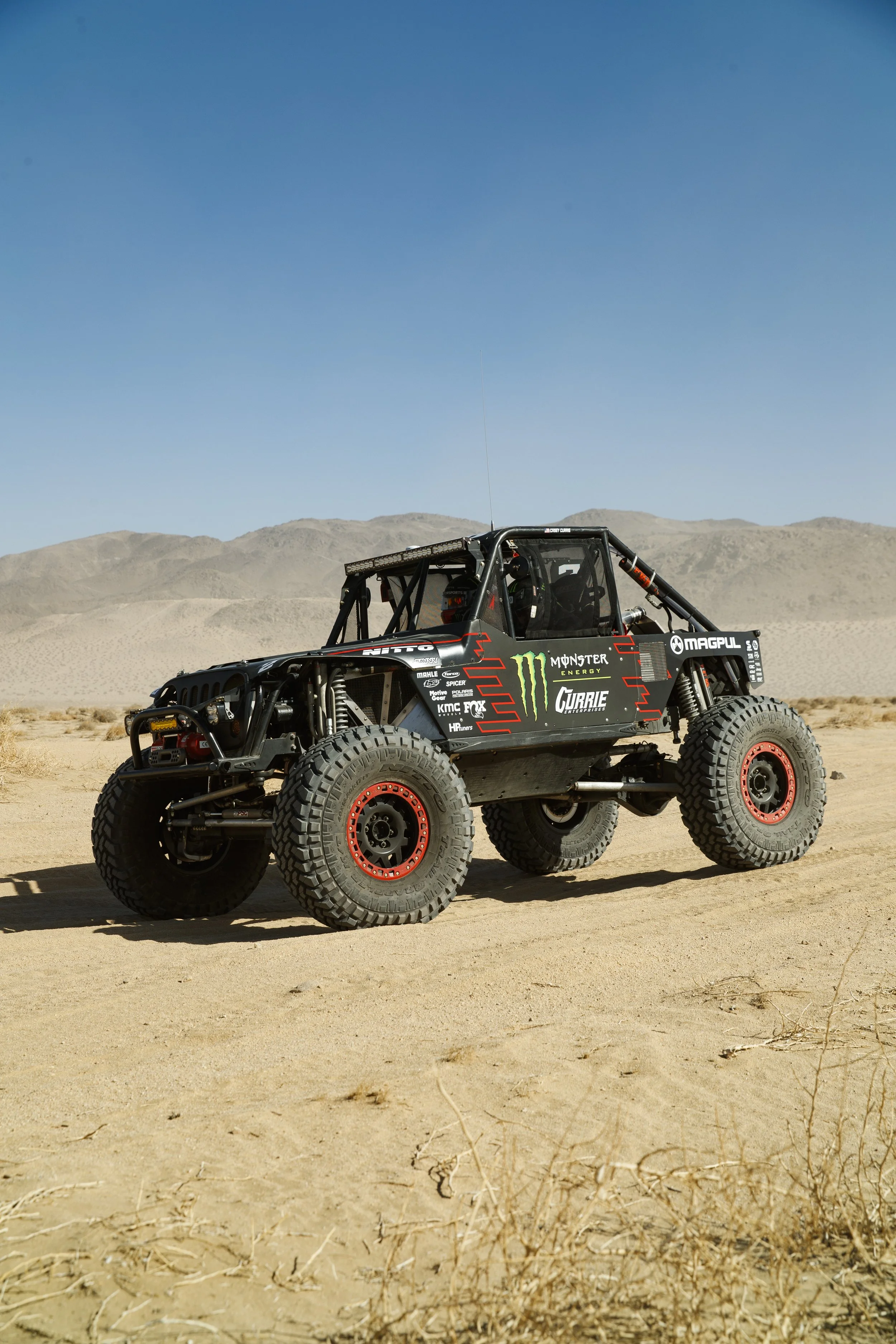 2_2_CaseyCurrie_KingofHammers_JohnsonValley_Day7_Ultra4Qualifying_RockJeep_NoCrop_020.jpg