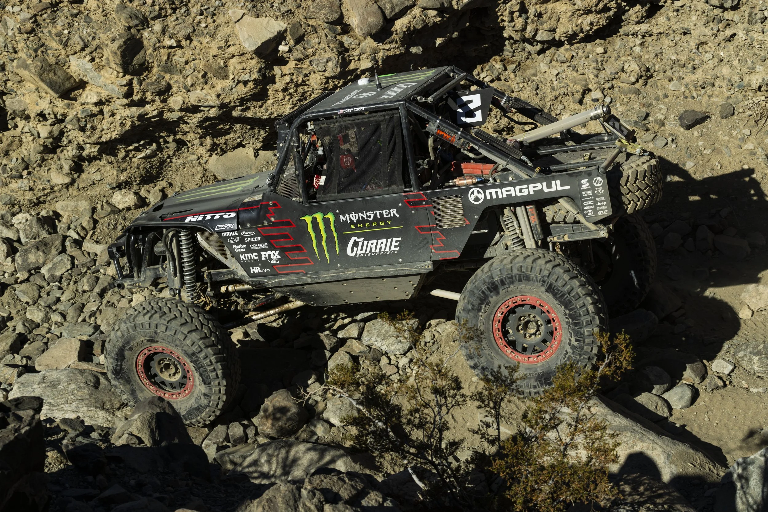 2_5_CaseyCurrie_KingofHammers_JohnsonValley_Day10_Ultra4Race_RockJeep_NoCrop_007.jpg