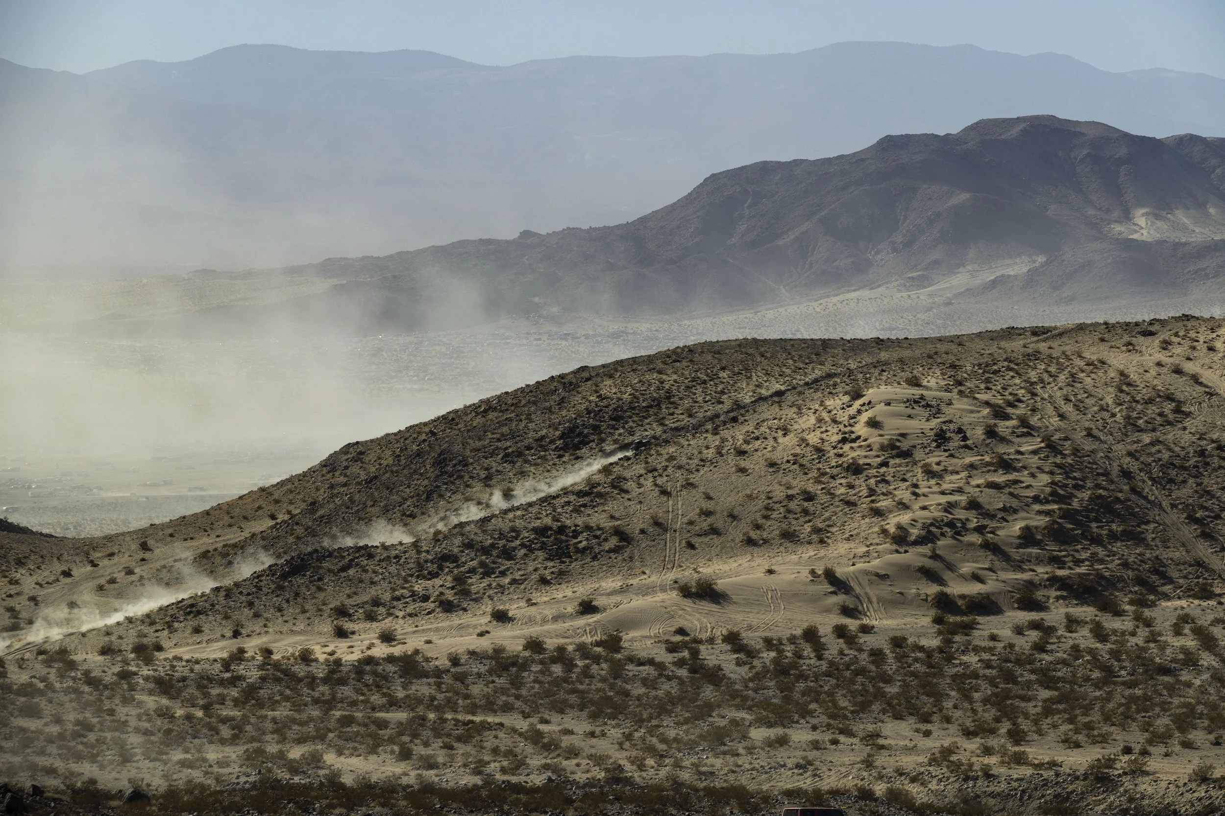 2_5_CaseyCurrie_KingofHammers_JohnsonValley_Day10_Ultra4Race_RockJeep_NoCrop_008.jpg