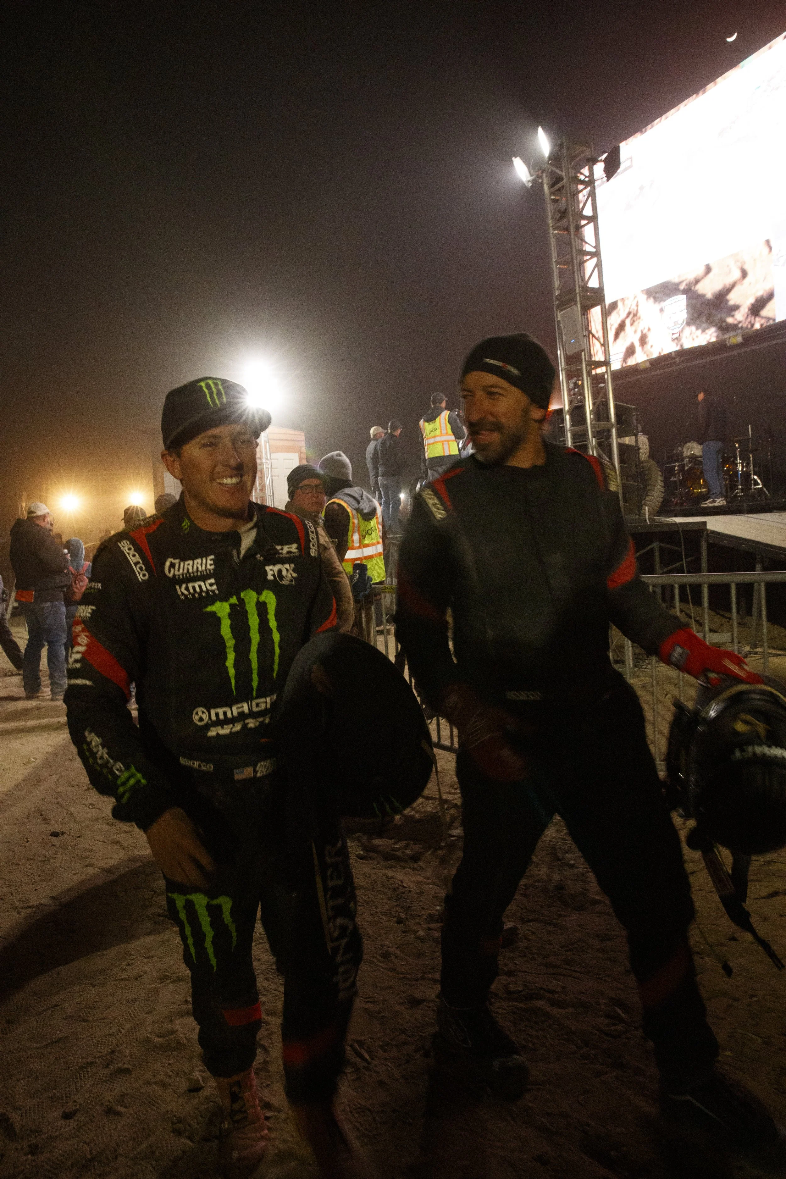 2_5_CaseyCurrie_KingofHammers_JohnsonValley_Day10_Ultra4Race_RockJeep_NoCrop_027.jpg