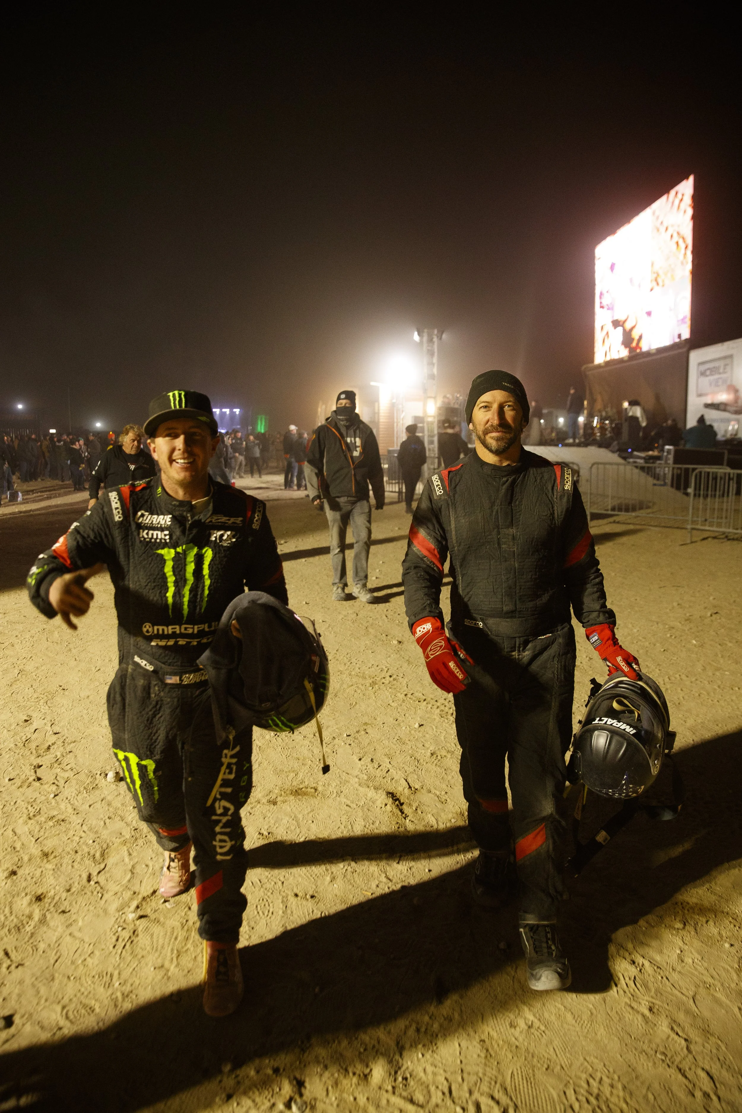 2_5_CaseyCurrie_KingofHammers_JohnsonValley_Day10_Ultra4Race_RockJeep_NoCrop_028.jpg