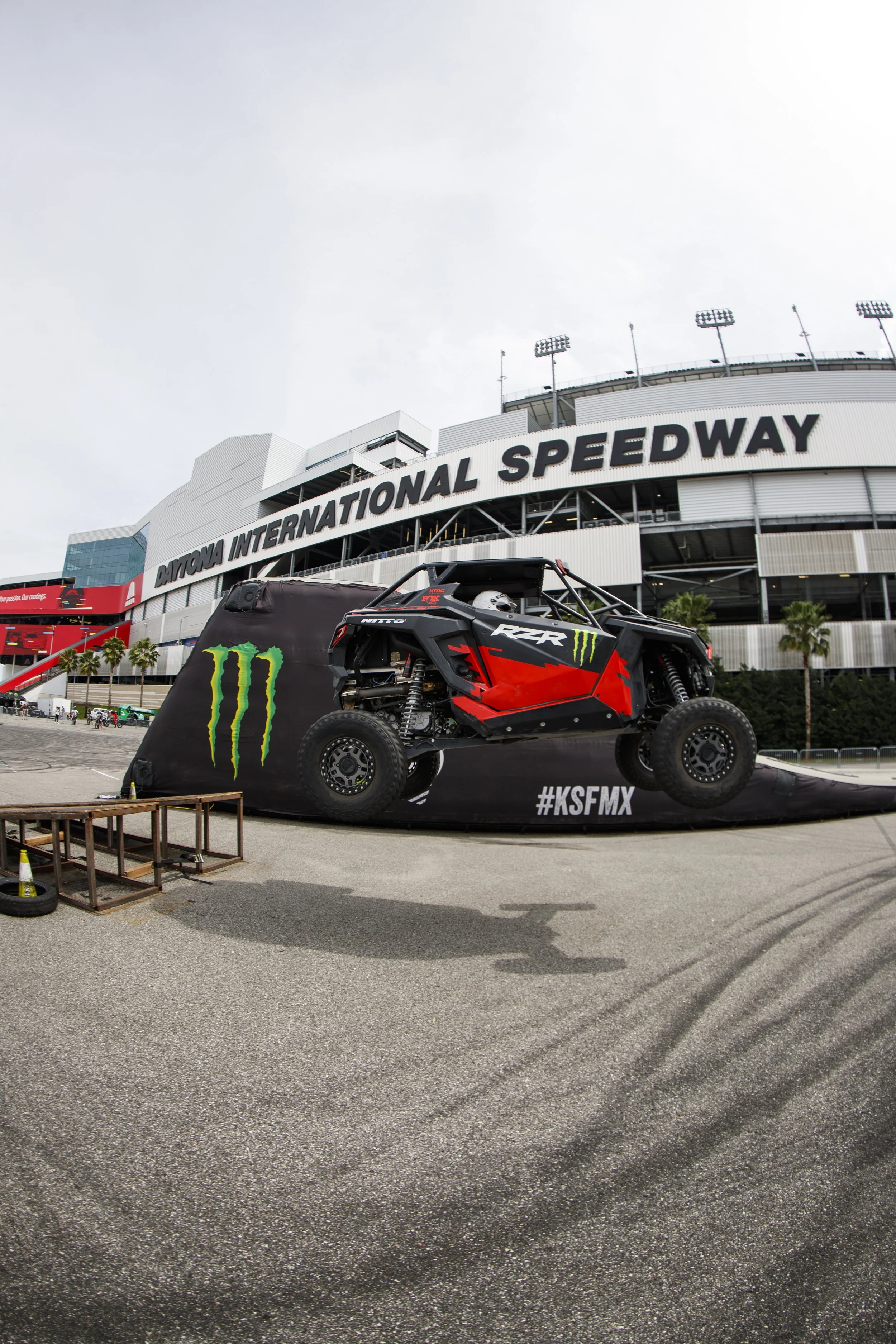 3_5_CaseyCurrie_DaytonaBikeWeek_PolarisRZRProXP_NoCrop_006.jpg