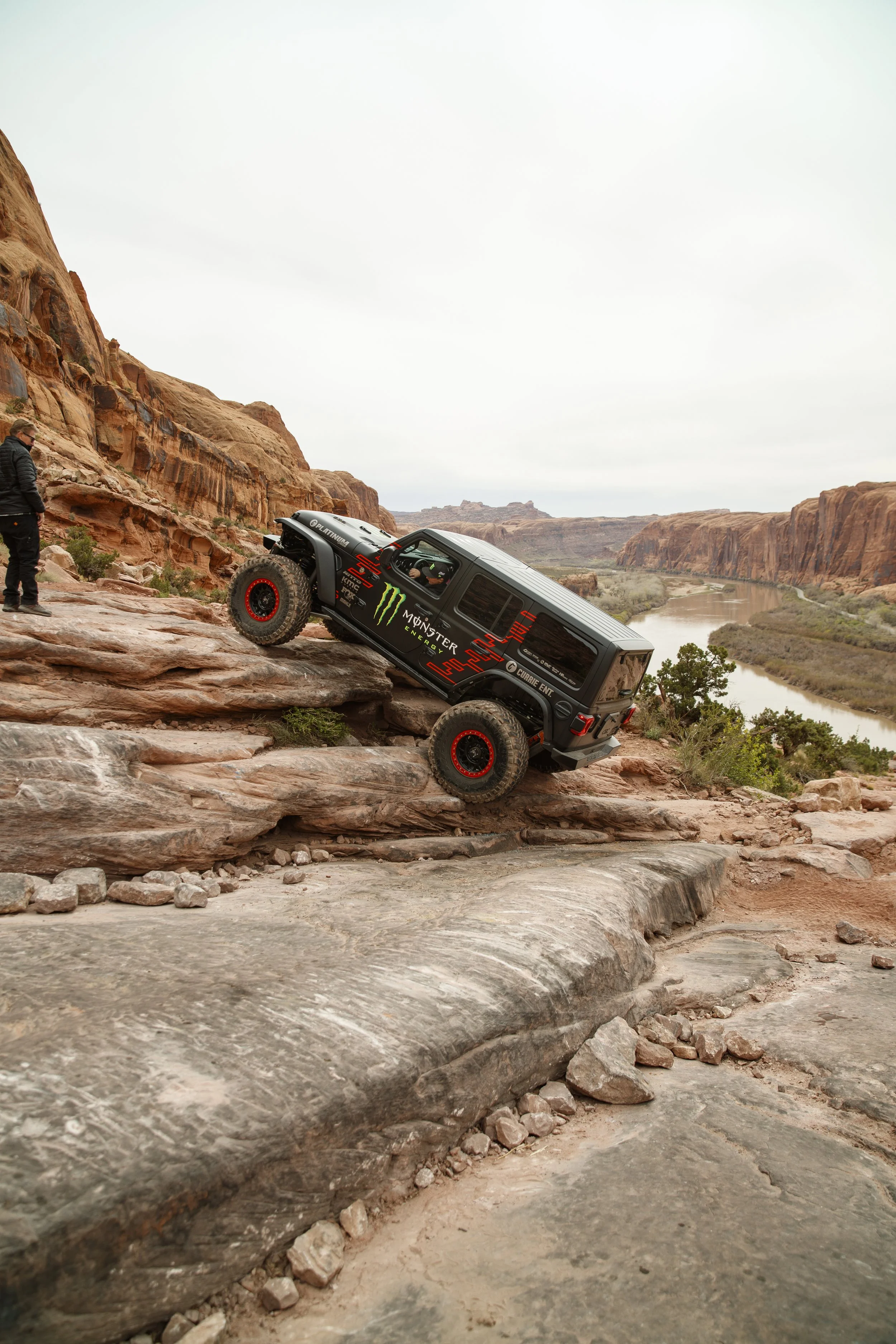 4_10_CaseyCurrie_MoabUT_EasterJeepSafari_Day1_MoabRimTrail_392Jeep_NoCrop_002.jpg
