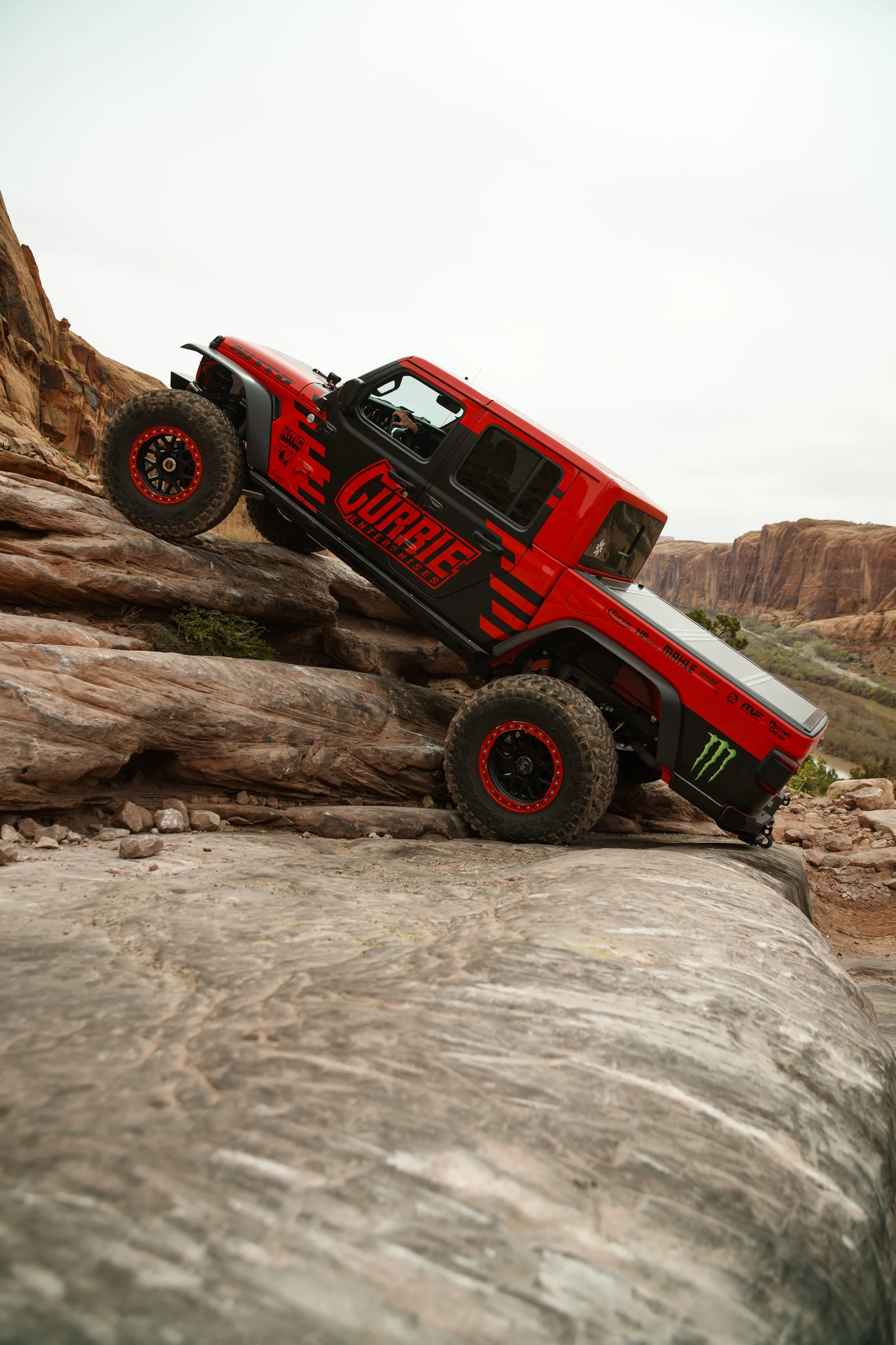 4_10_CaseyCurrie_MoabUT_EasterJeepSafari_Day1_MoabRimTrail_CurrieJeepJT_NoCrop_002.jpg