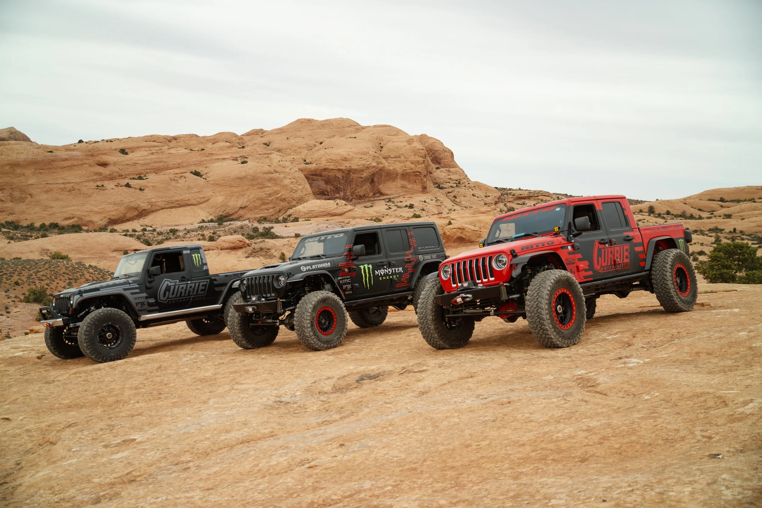 4_10_CaseyCurrie_MoabUT_EasterJeepSafari_Day1_MoabRimTrail_GroupJeep_NoCrop_001.jpg