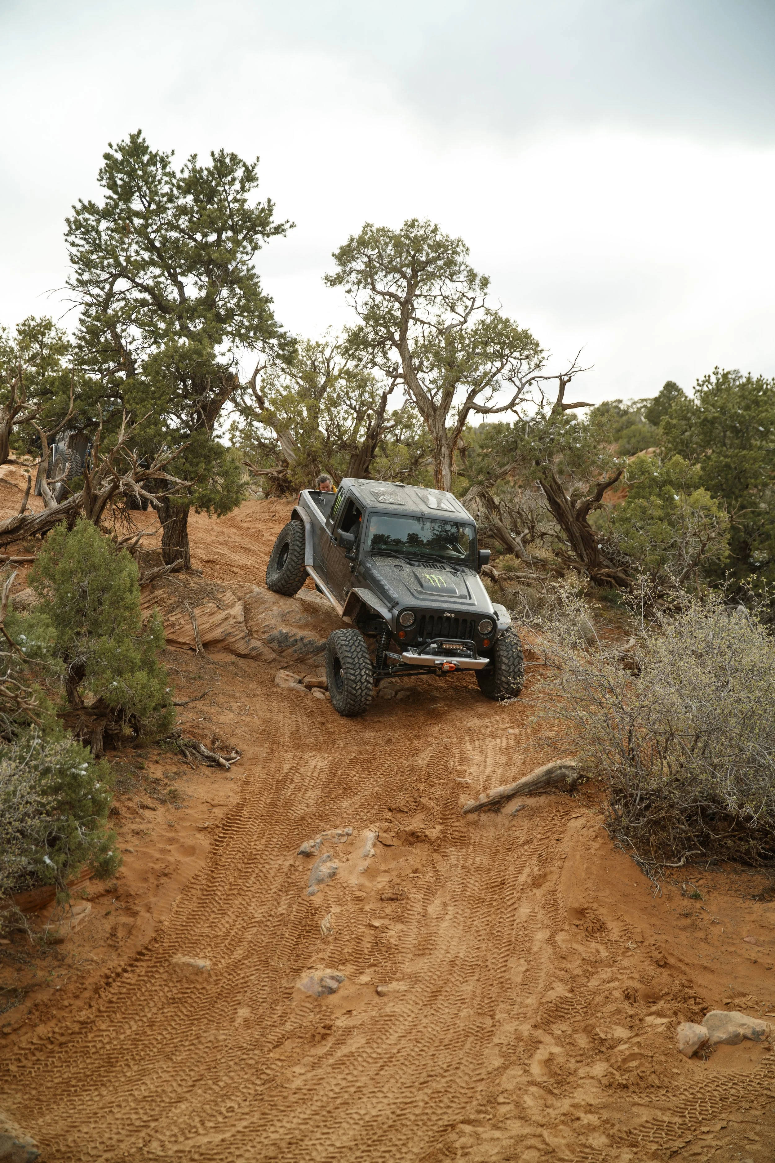 4_12_CaseyCurrie_MoabUT_EasterJeepSafari_Day3_PickleAndBehindTheRocks_CurrieJeepJK8_NoCrop_004.jpg