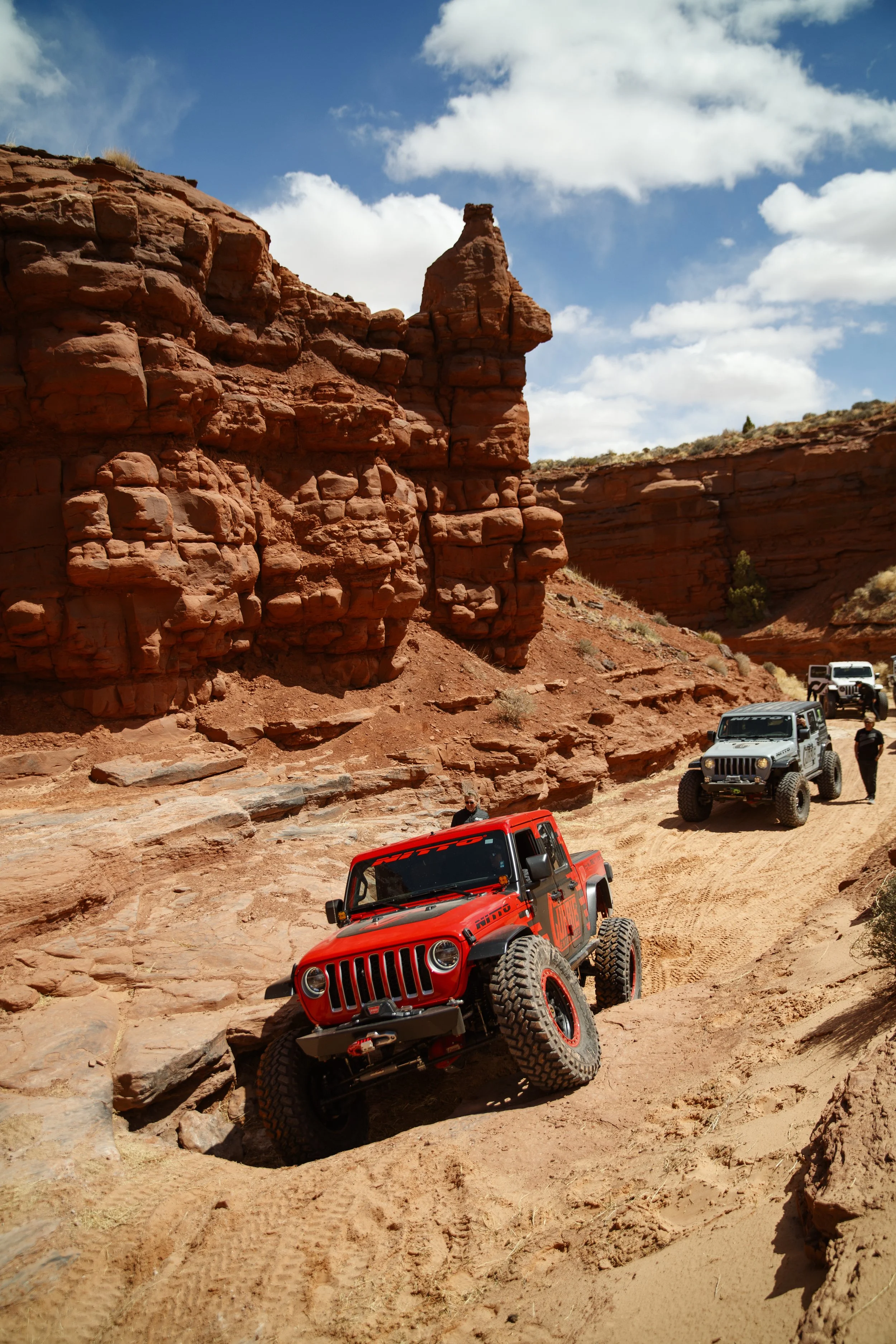 4_12_CaseyCurrie_MoabUT_EasterJeepSafari_Day3_PickleAndBehindTheRocks_CurrieJeepJT_NoCrop_001.jpg