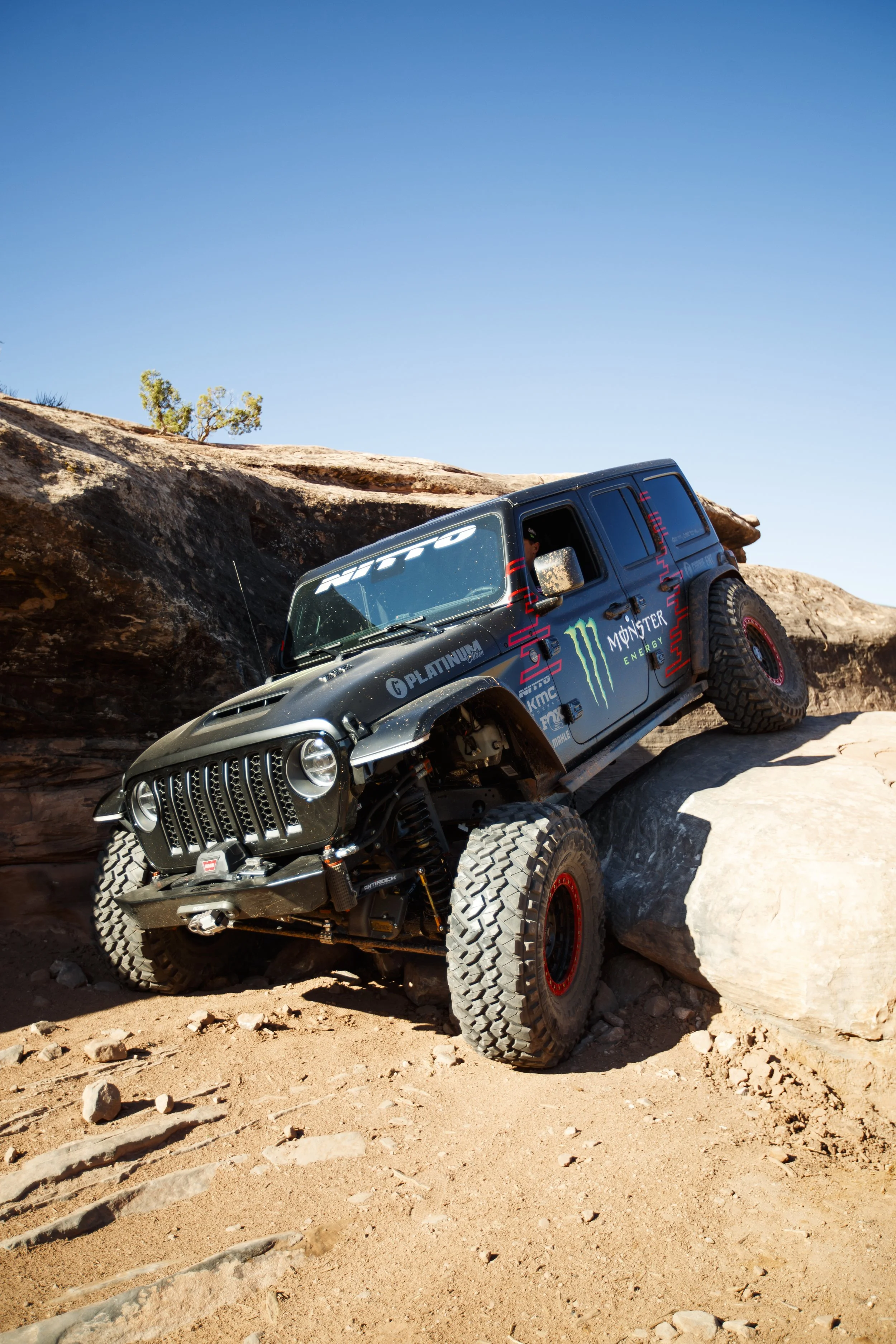 4_13_CaseyCurrie_MoabUT_EasterJeepSafari_Day4_RustyNailAndGoldenCrack_392Jeep_NoCrop_006.jpg