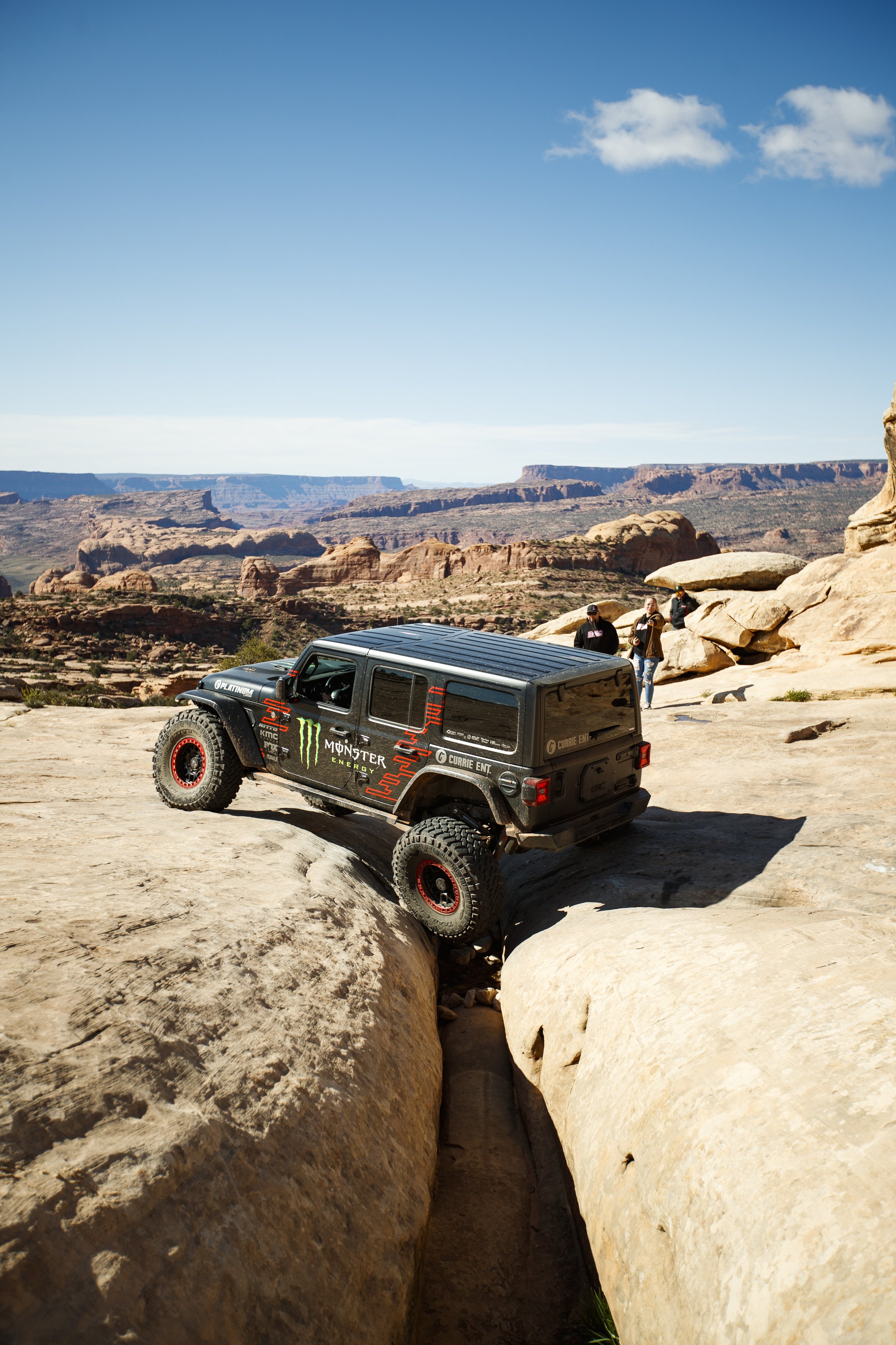 4_13_CaseyCurrie_MoabUT_EasterJeepSafari_Day4_RustyNailAndGoldenCrack_392Jeep_NoCrop_010.jpg