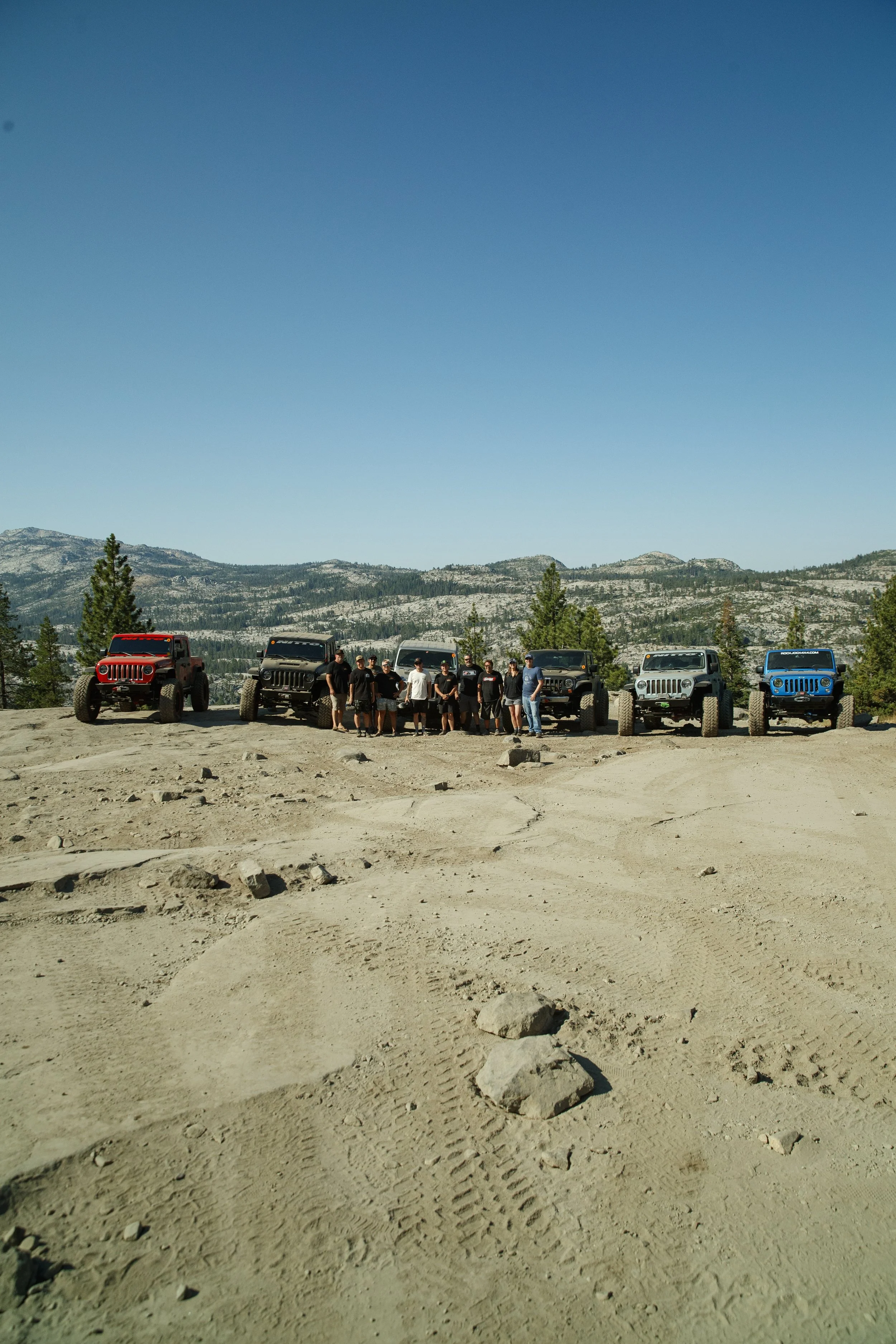 7_29_CaseyCurrie_JeepersJamboree_RubiconTrail_GroupPhoto_NoCrop_008.jpg